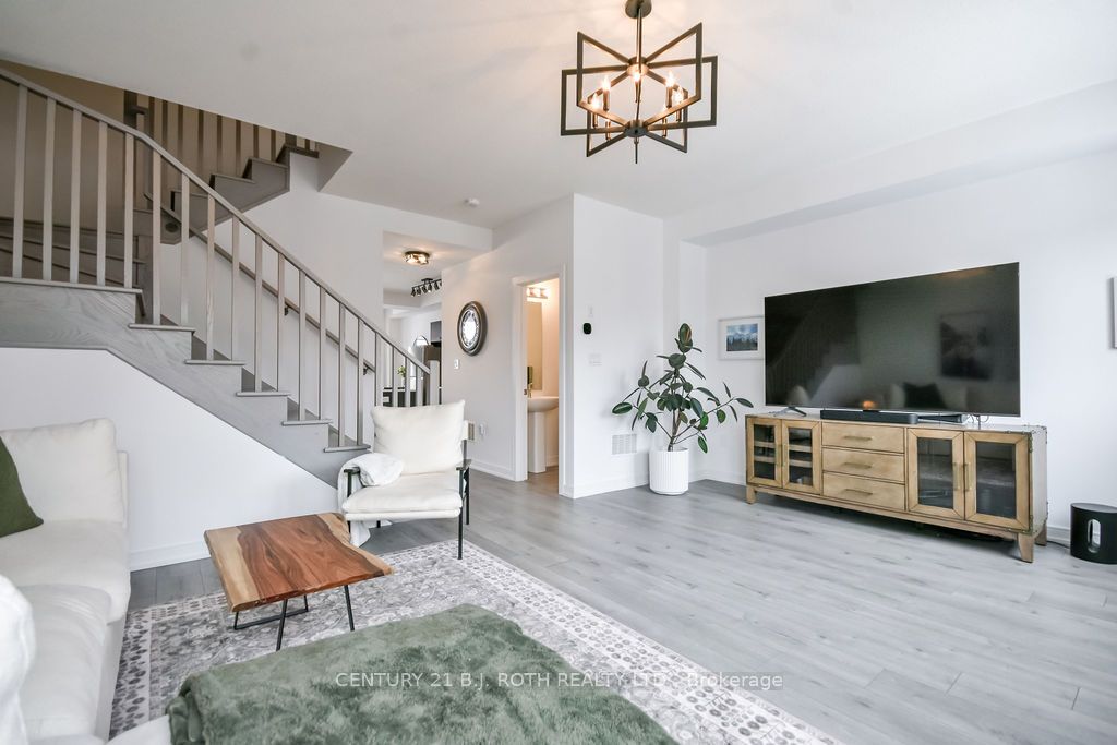 104 Blue Forest Crescent