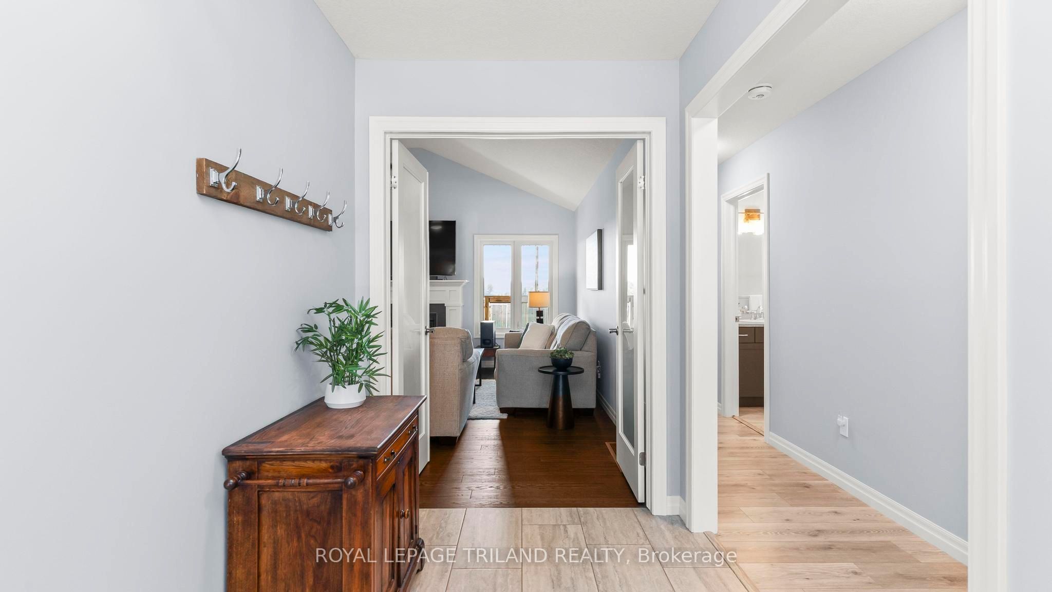 8 MELROSE Court