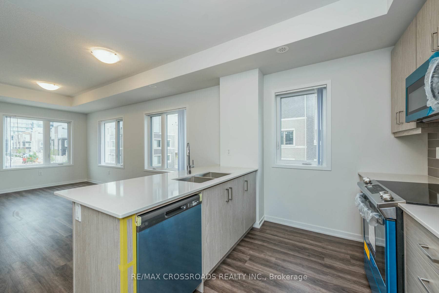 140 Honeycrisp Crescent 292