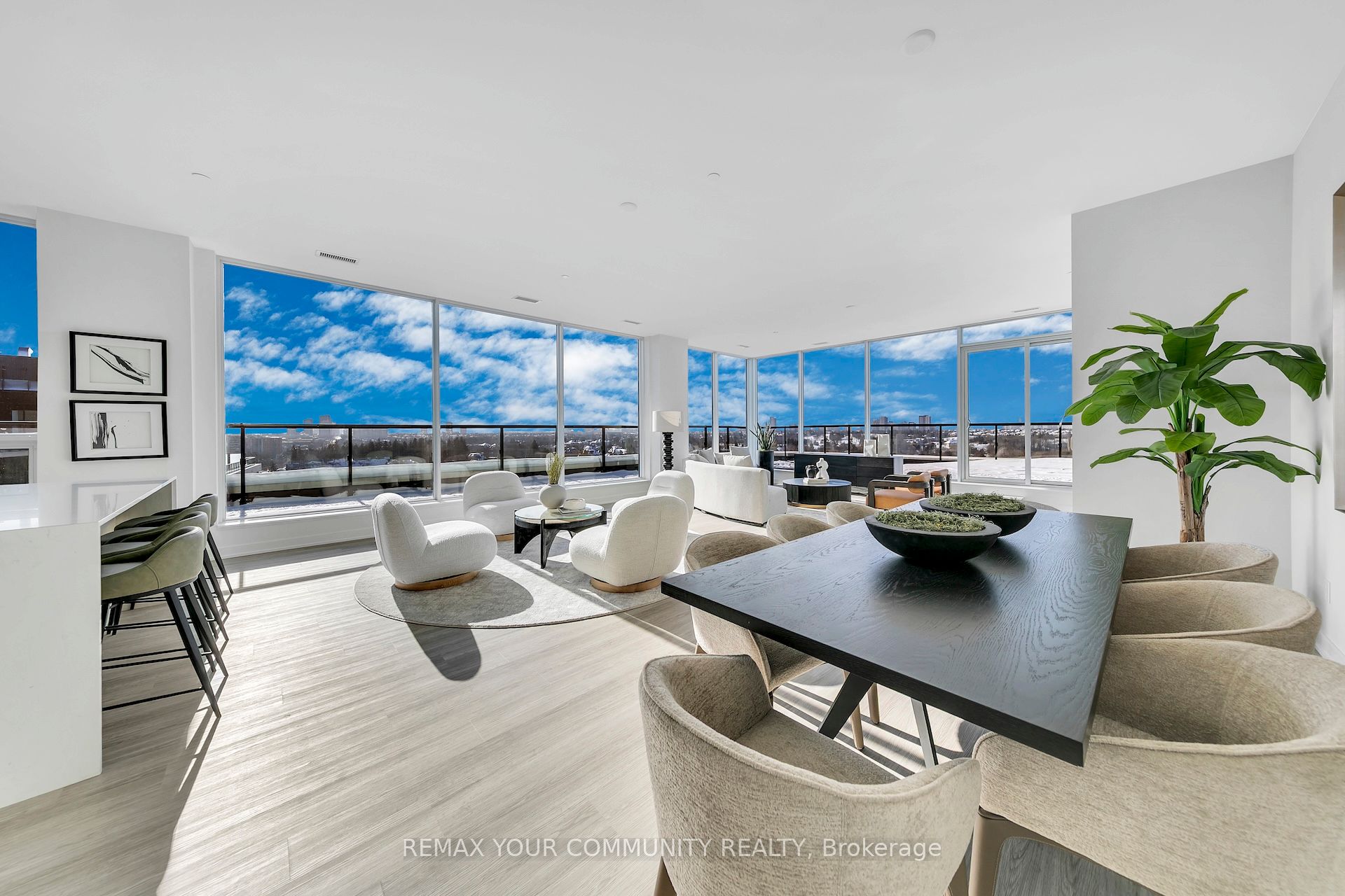 8188 Yonge Street 1002