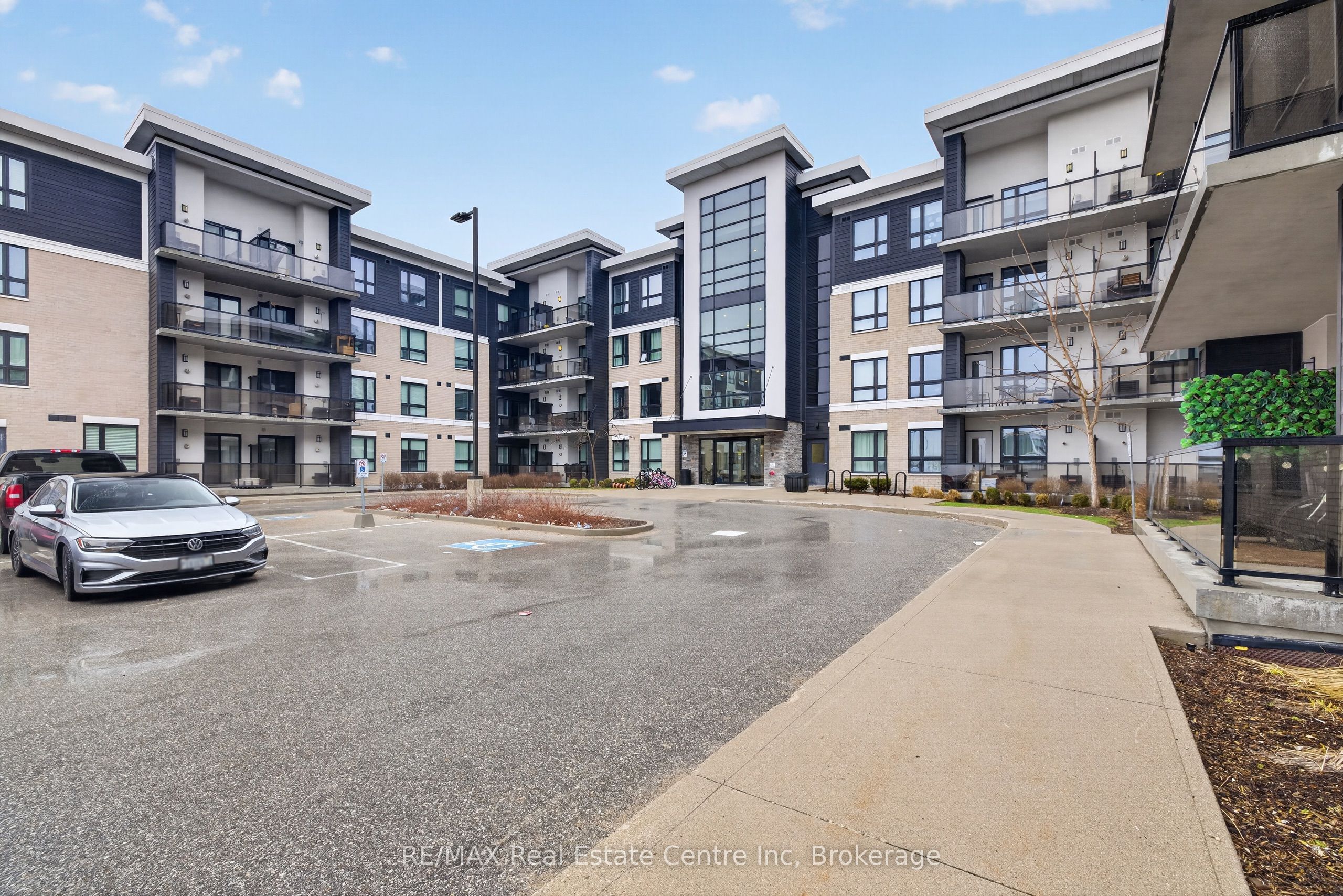 1284 Gordon Street 113