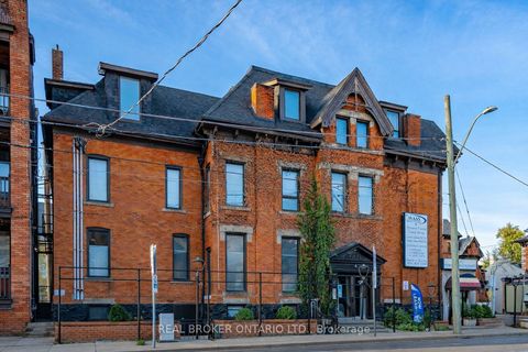 14 Forest Avenue Street S Hamilton ON L8P 3A8