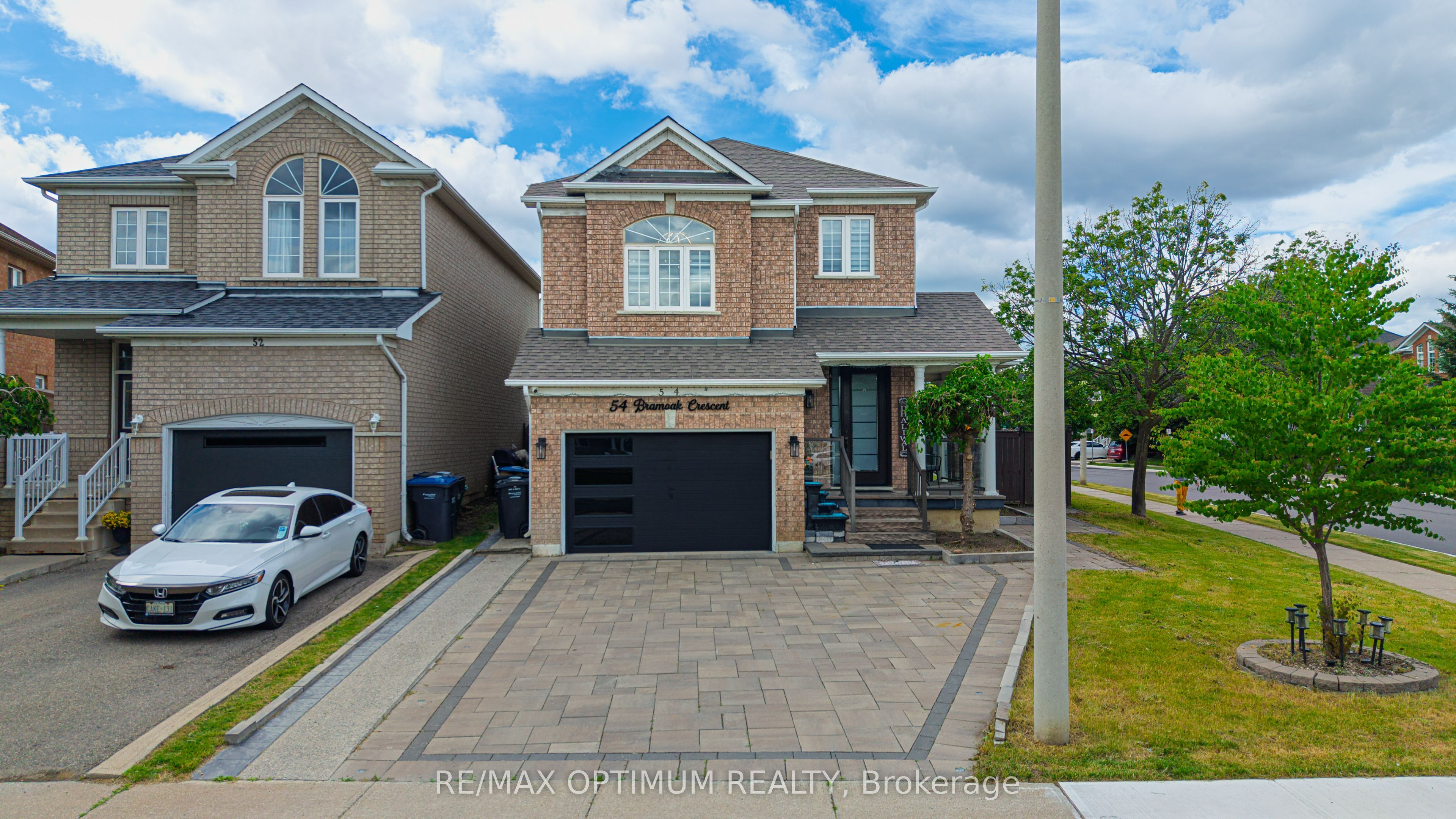 54 Bramoak Crescent