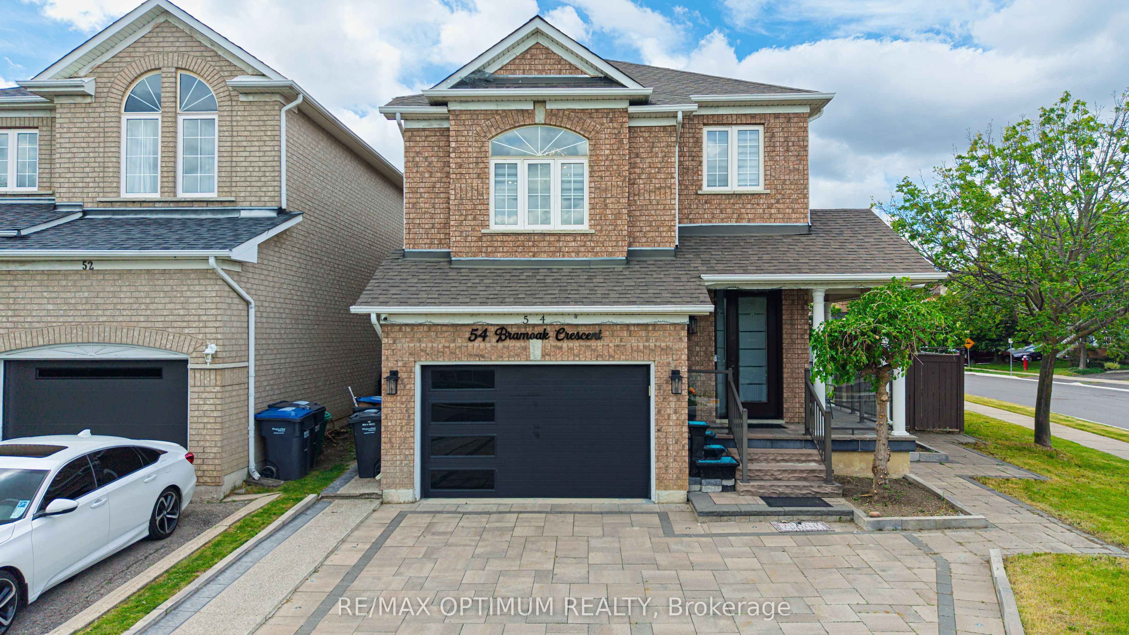 54 Bramoak Crescent