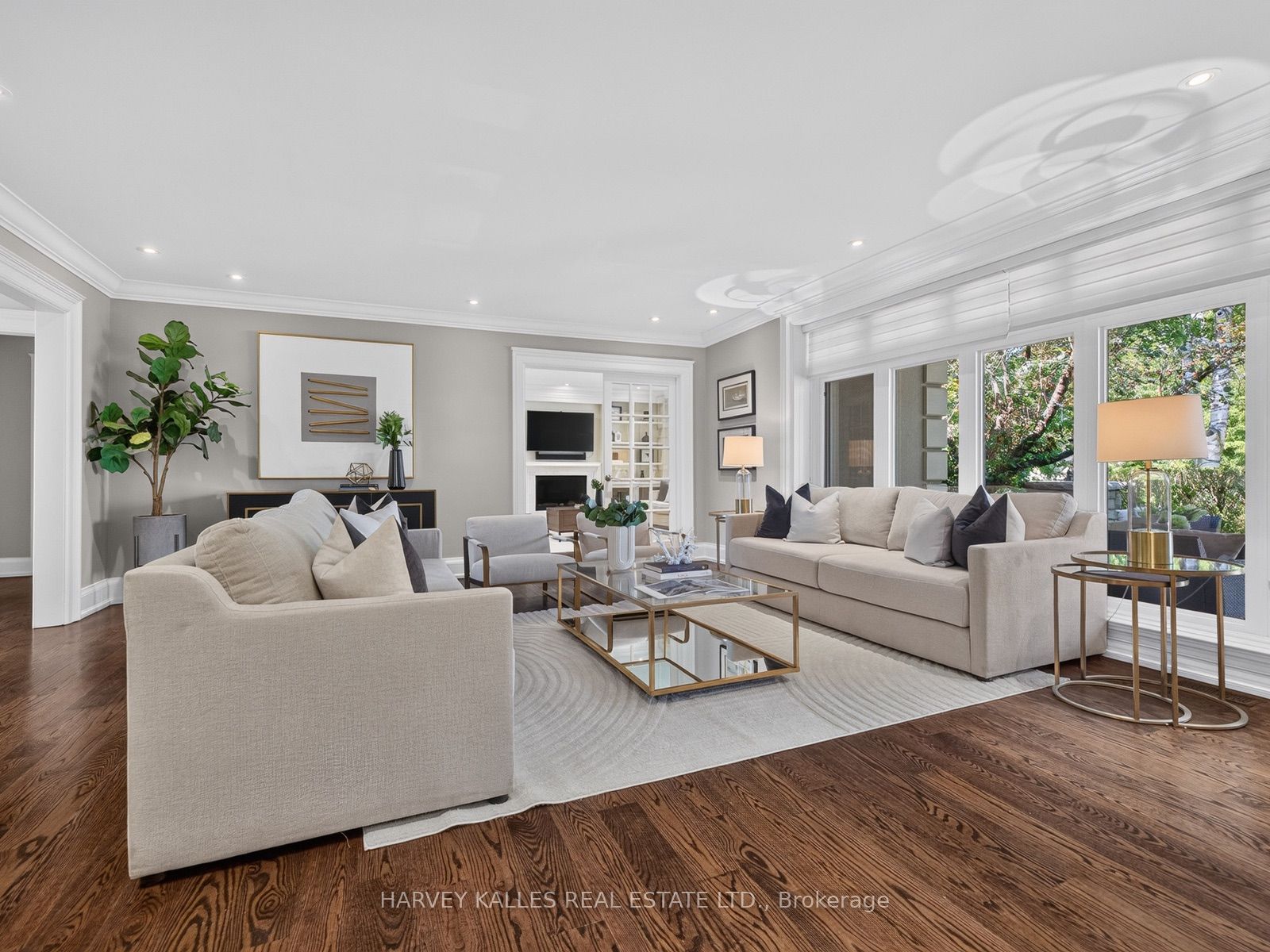 107 Stratford Crescent
