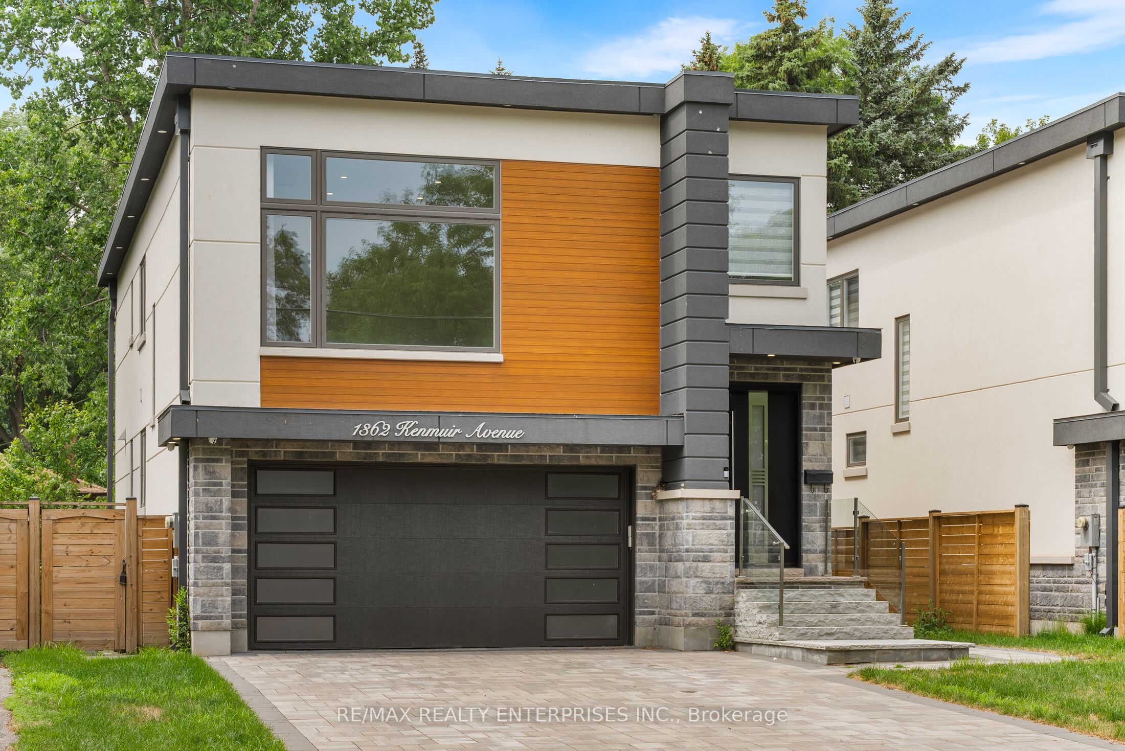 1362 Kenmuir Avenue