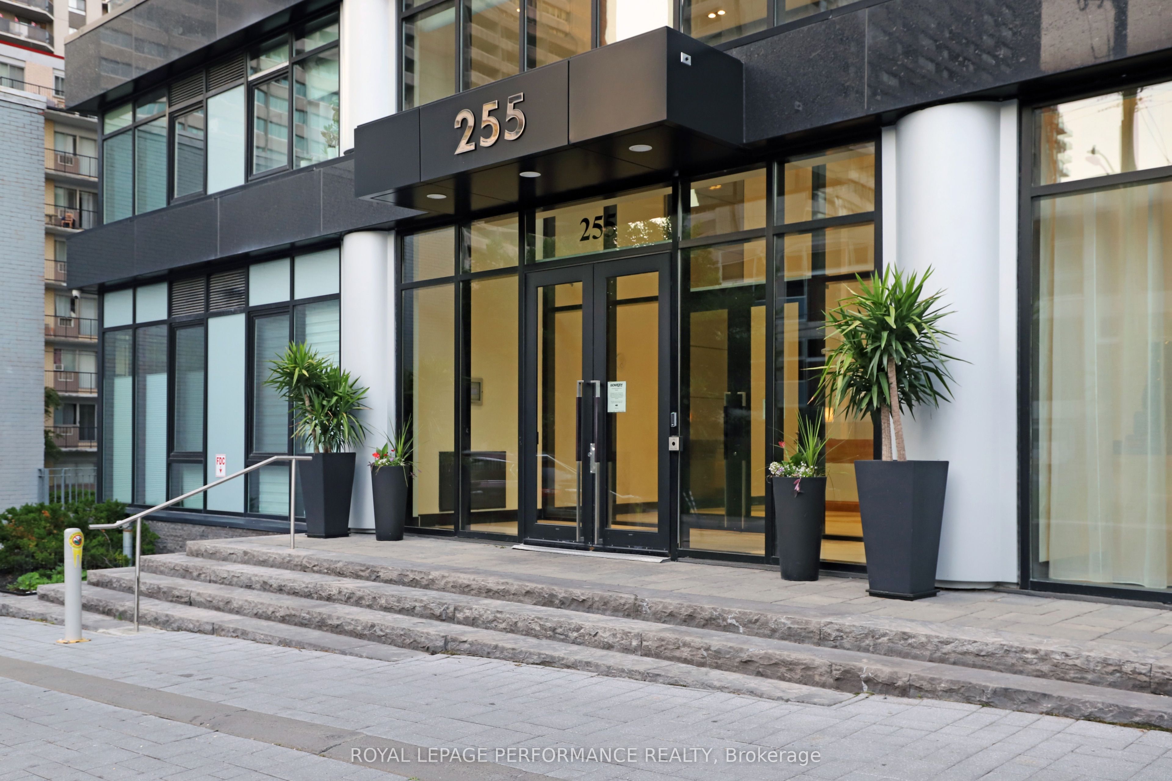 255 Bay Street 1603