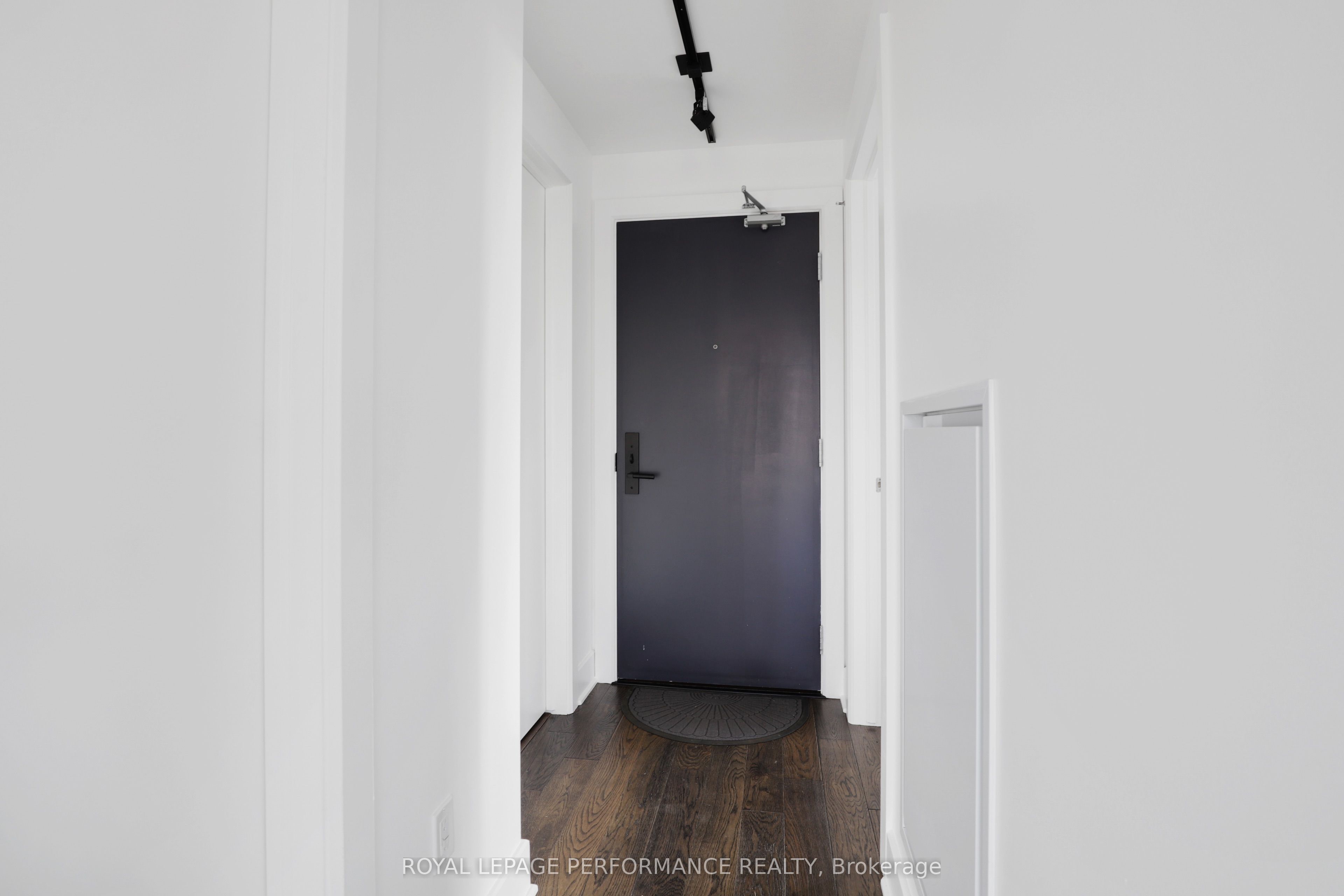 255 Bay Street 1603