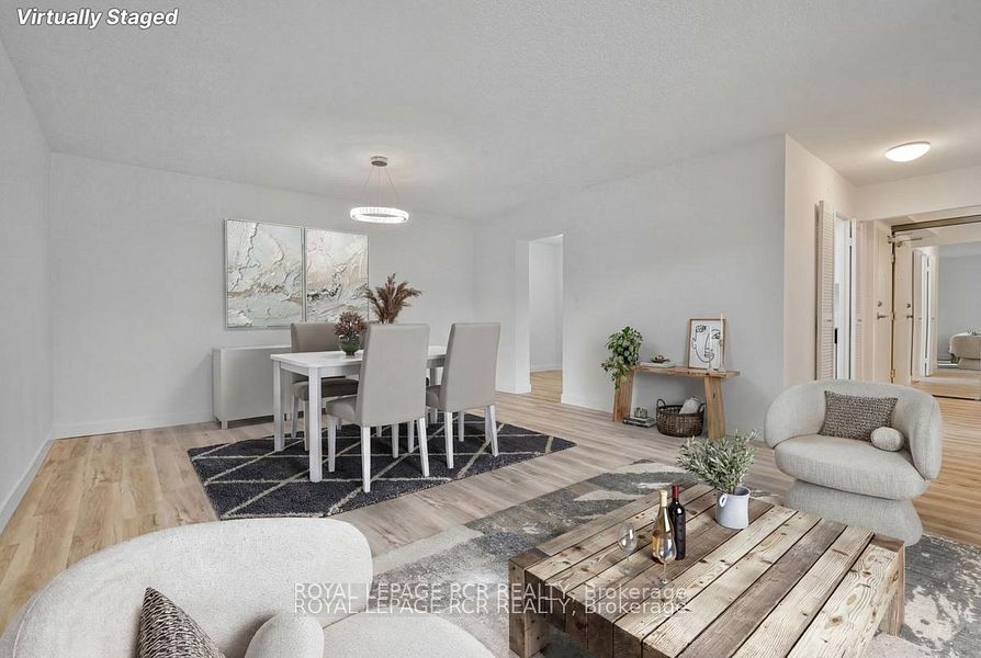 1535 Lakeshore Road E 205