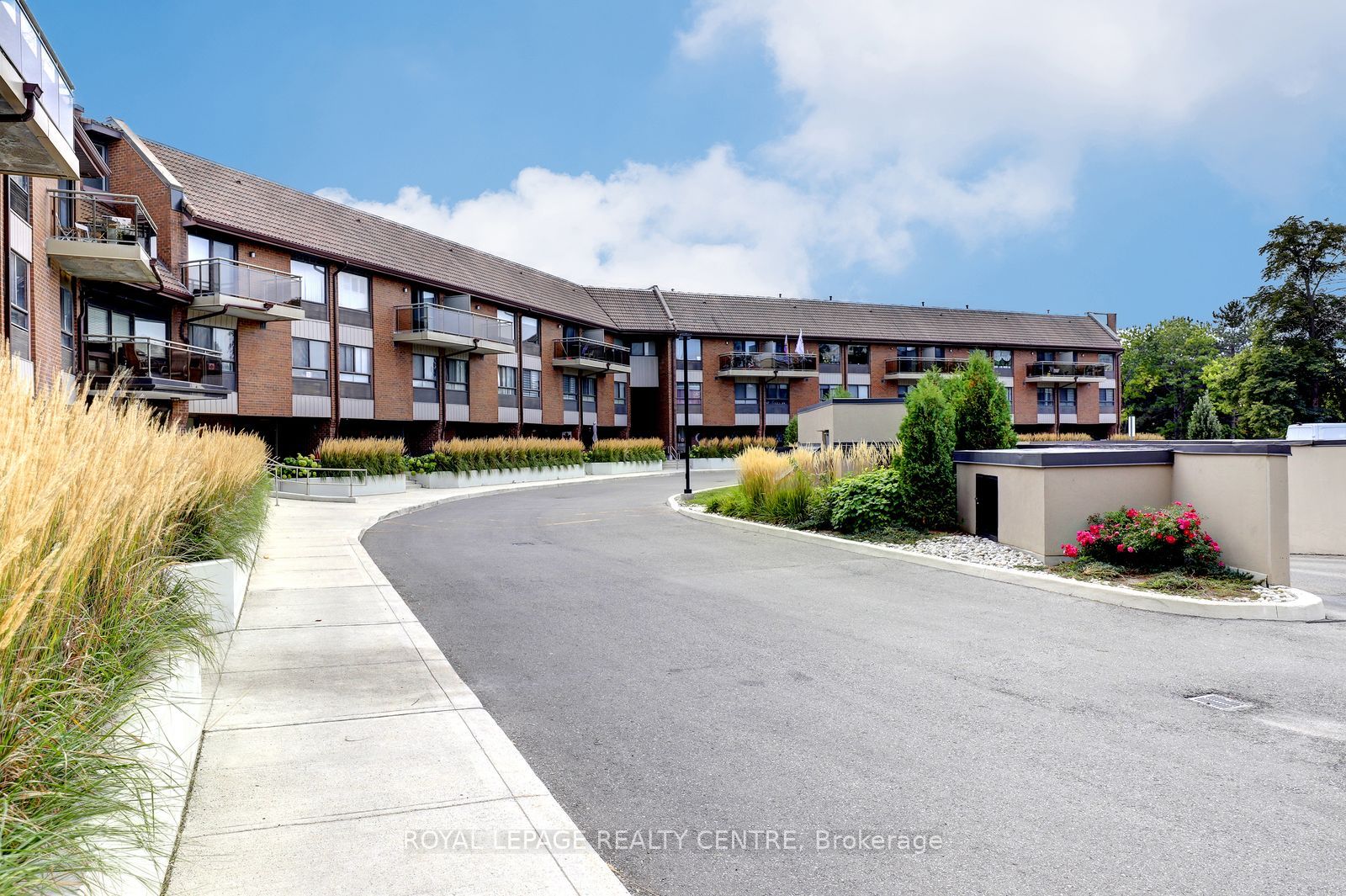 1000 Cedarglen Gate 201