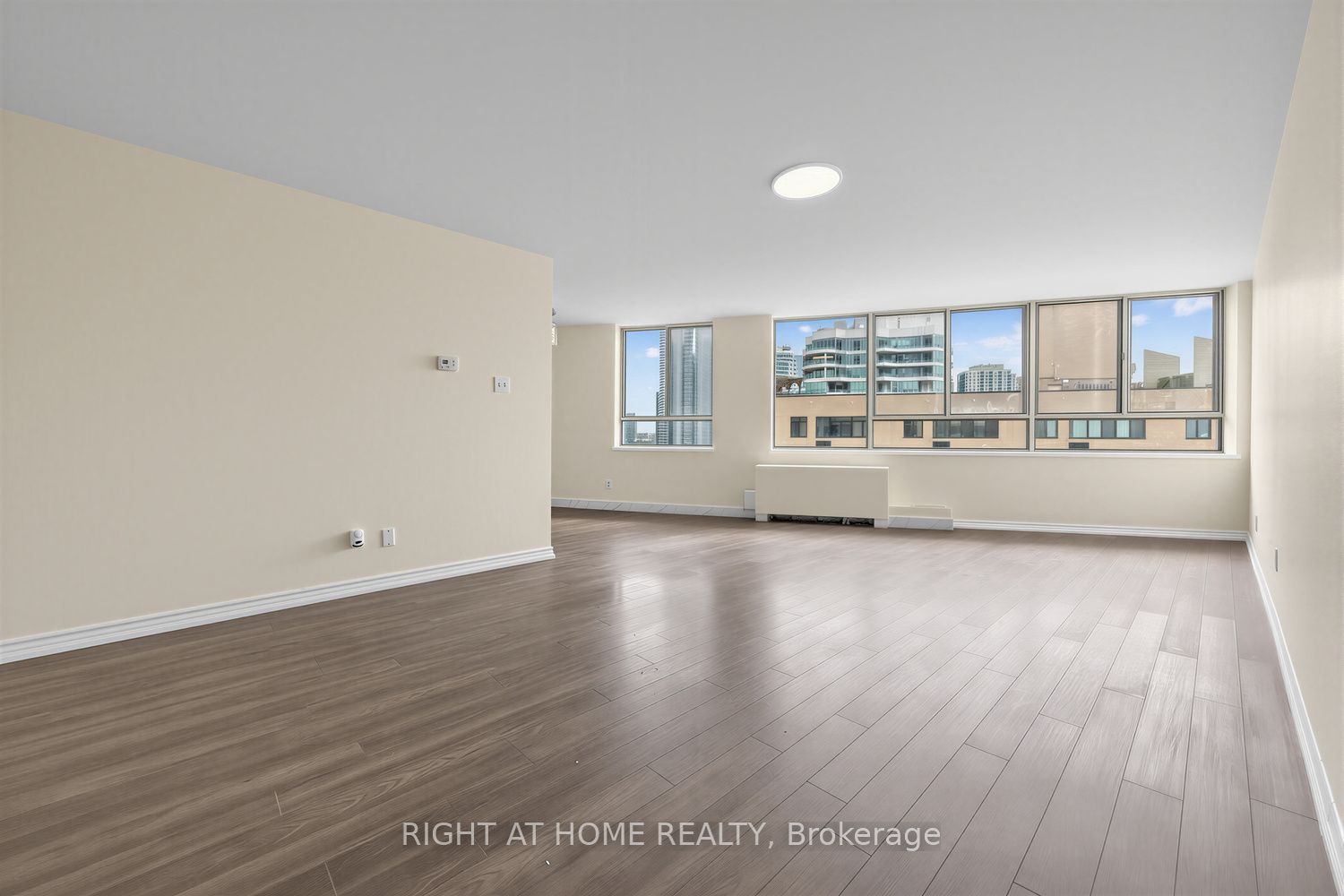 260 Queens Quay W 1906