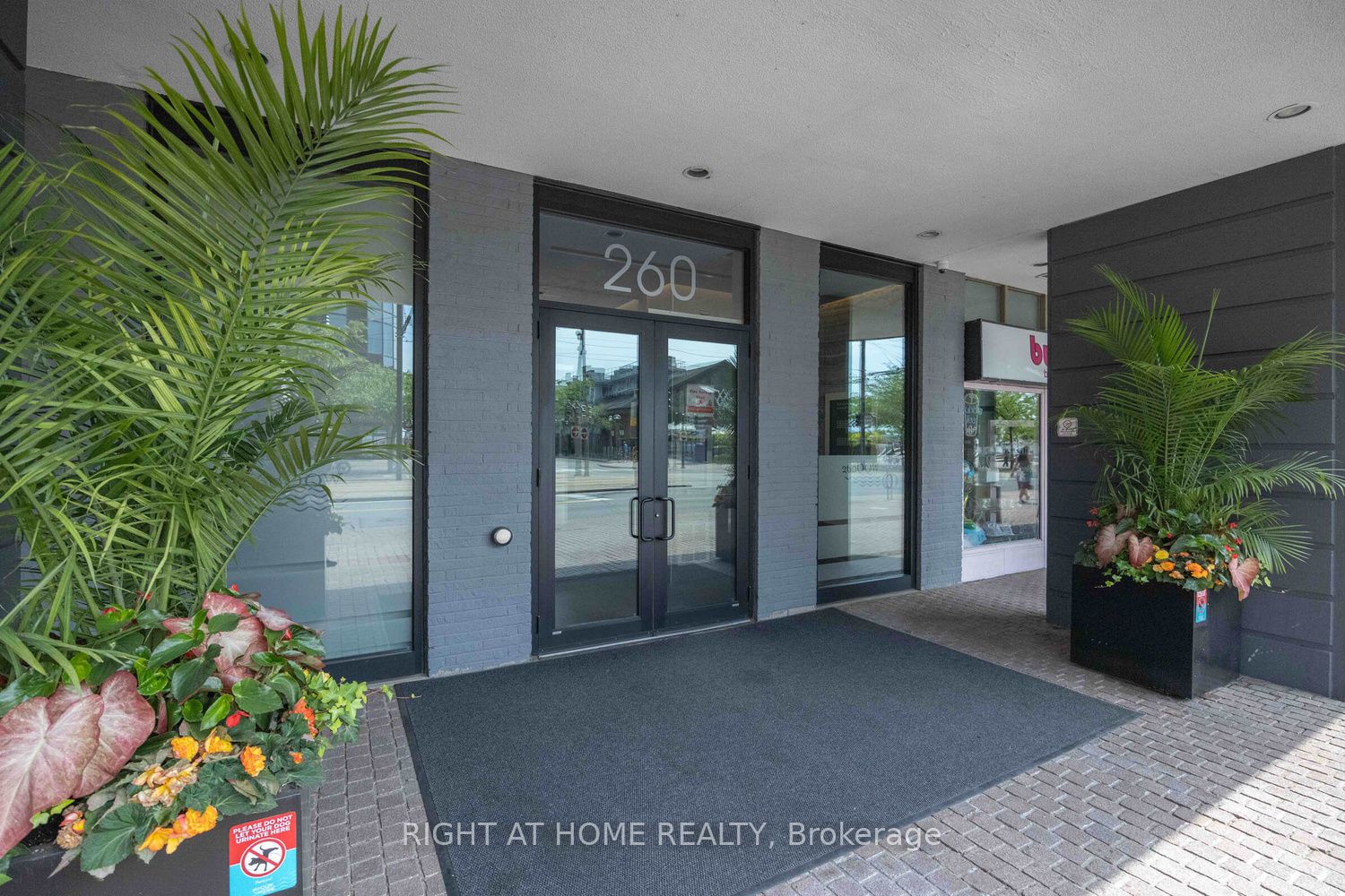 260 Queens Quay W 1906