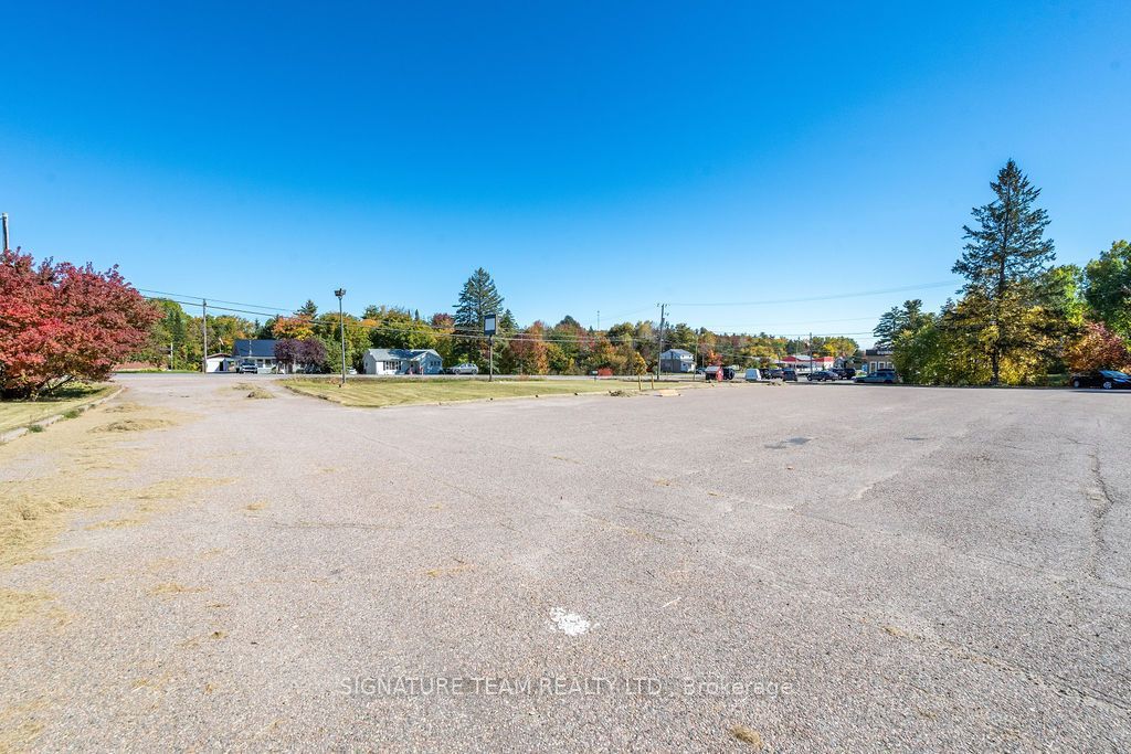 8647 60 Highway