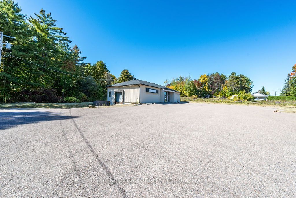 8647 60 Highway
