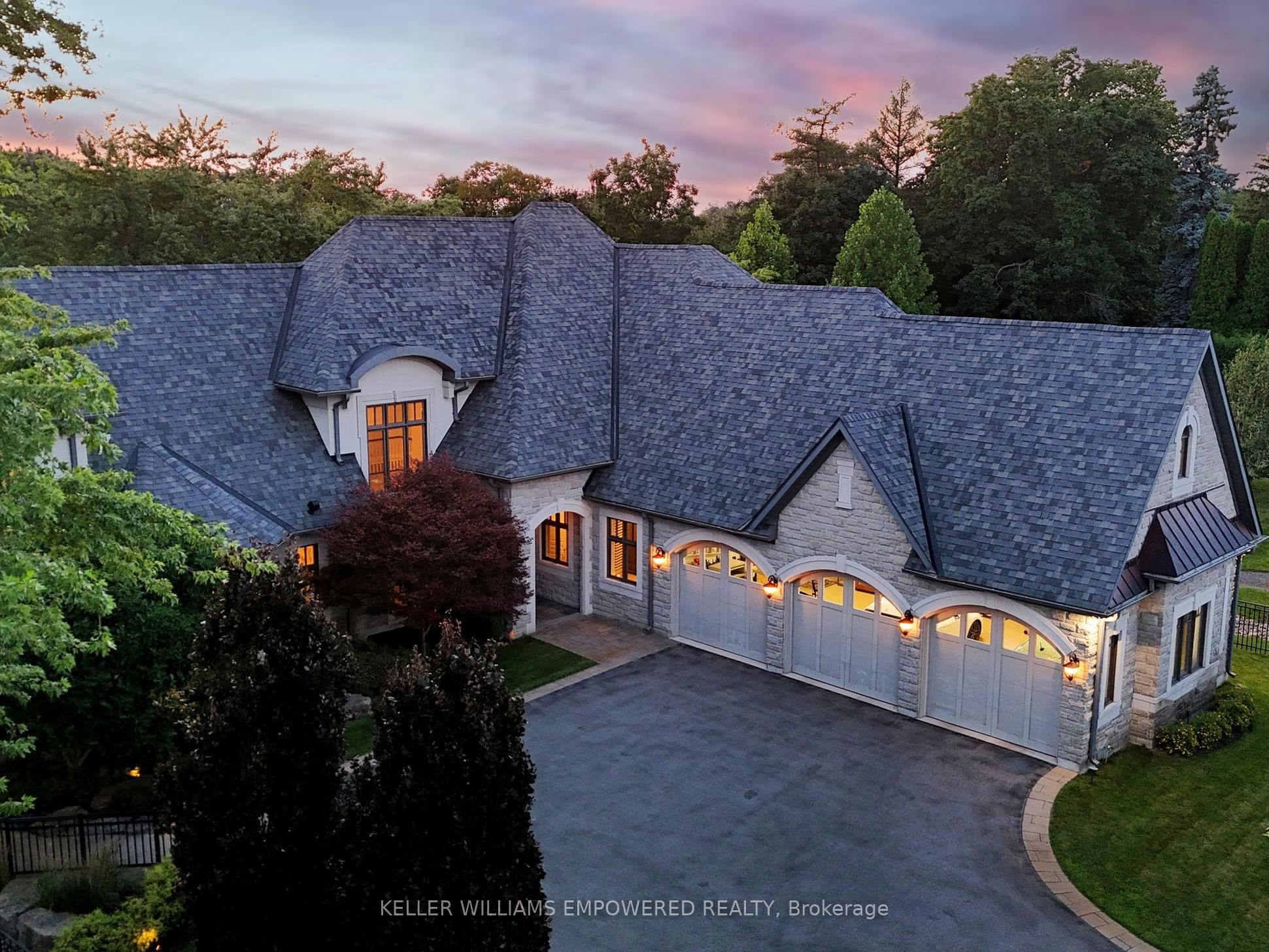 12 Macleod Estate Court