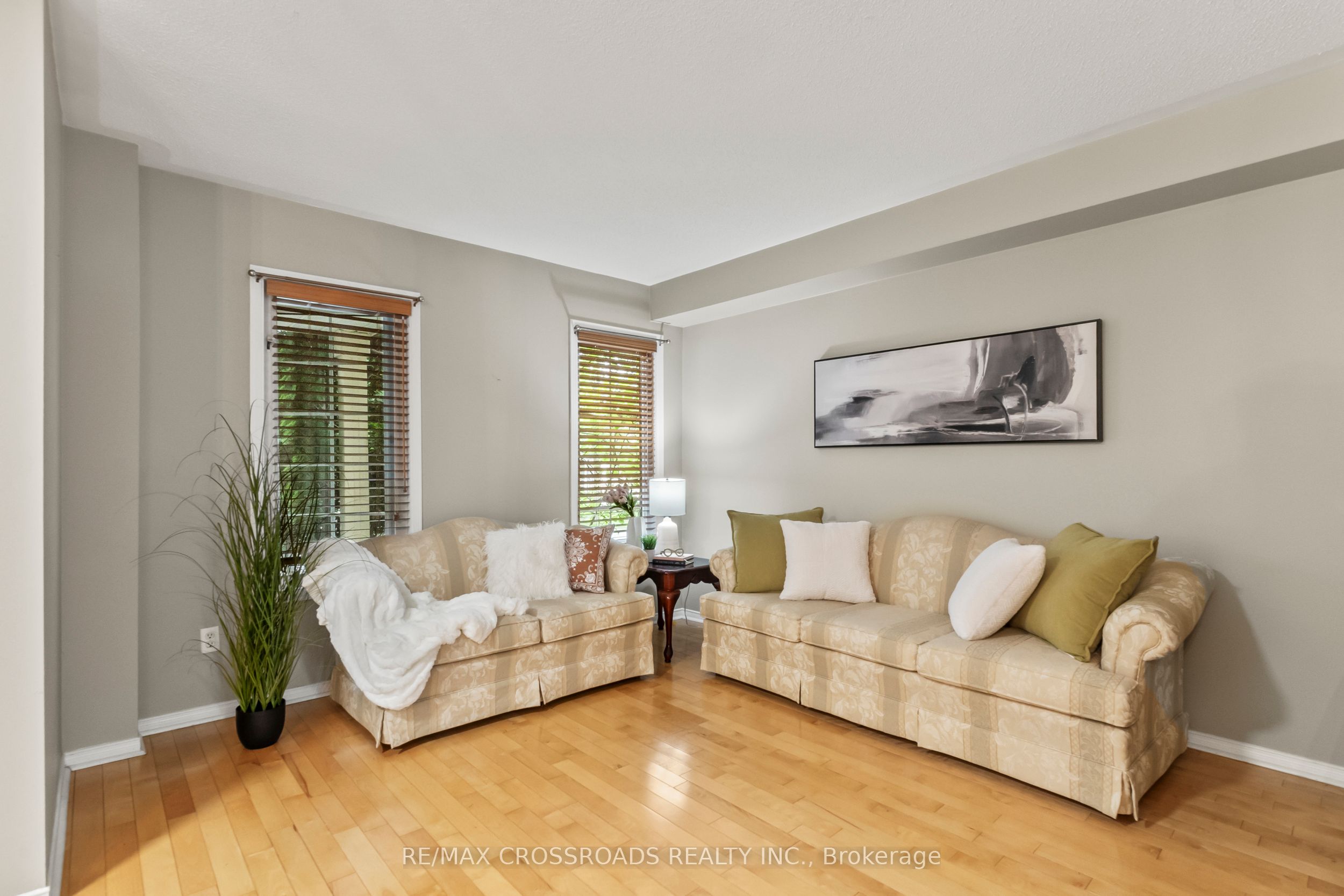 67 Regatta Crescent