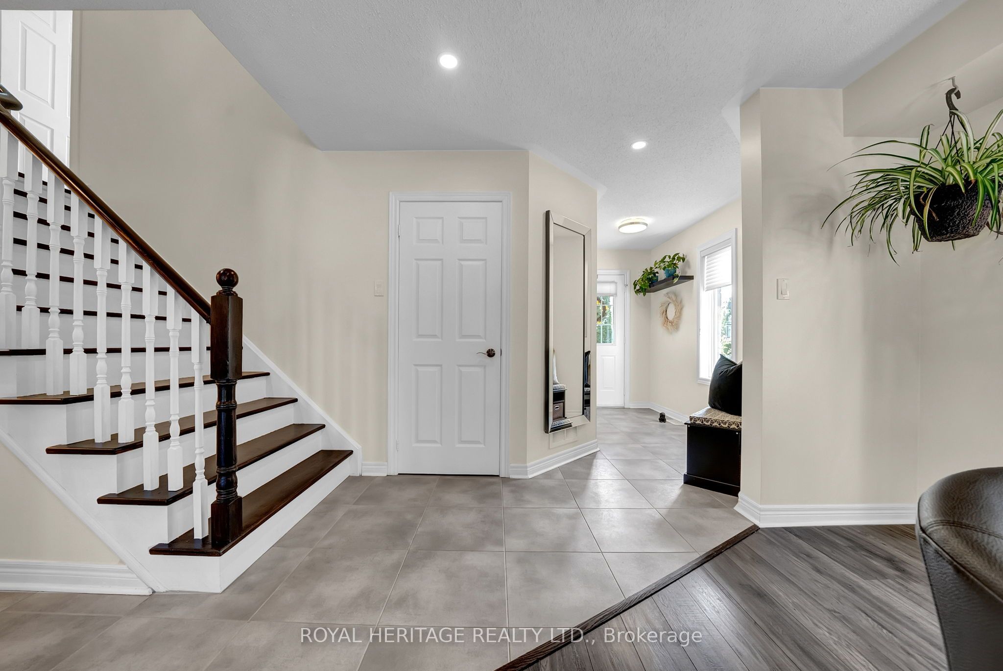 46 Lownie Court