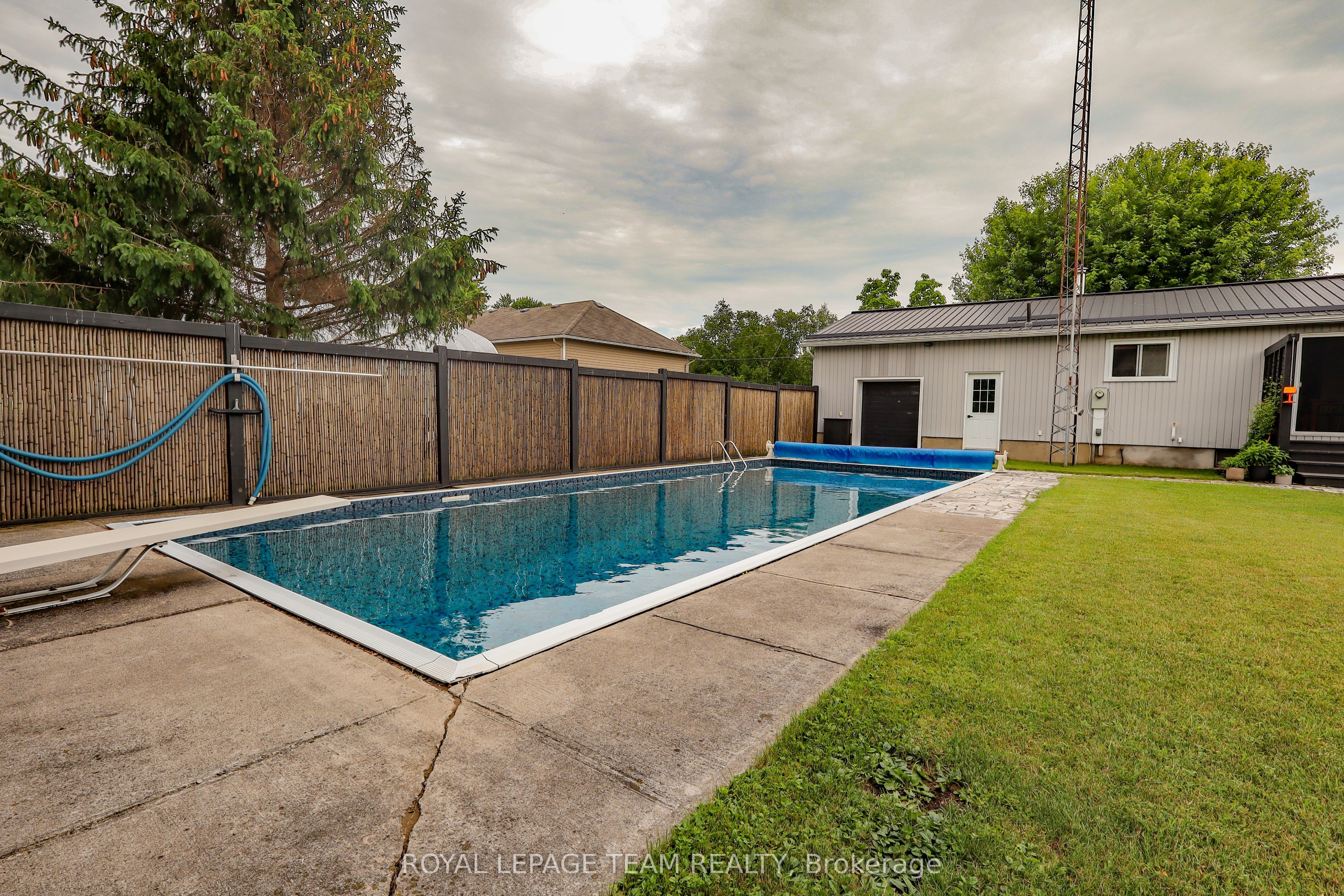 3041 Bridge Street