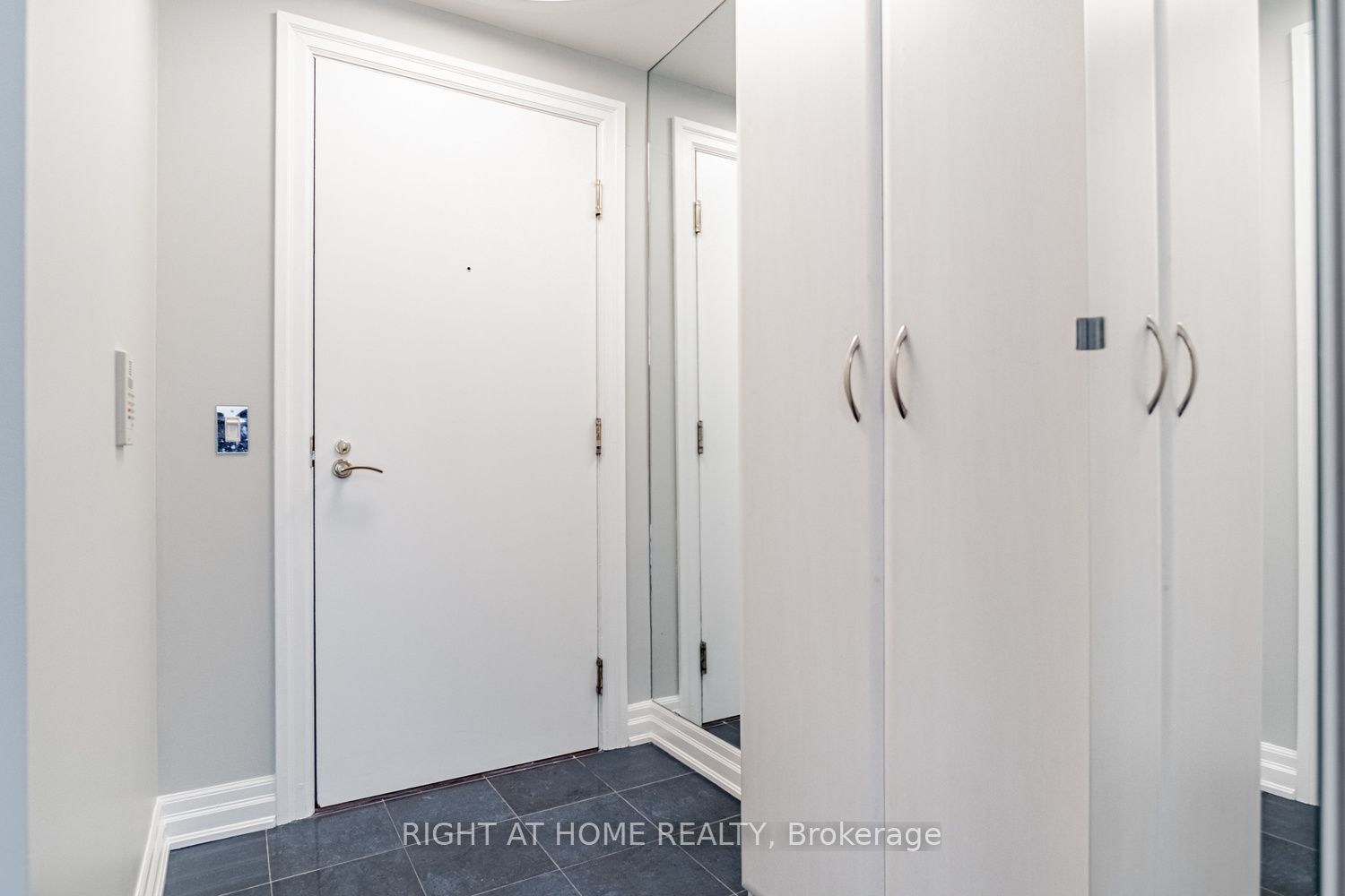 2087 Lake Shore Boulevard W 1503