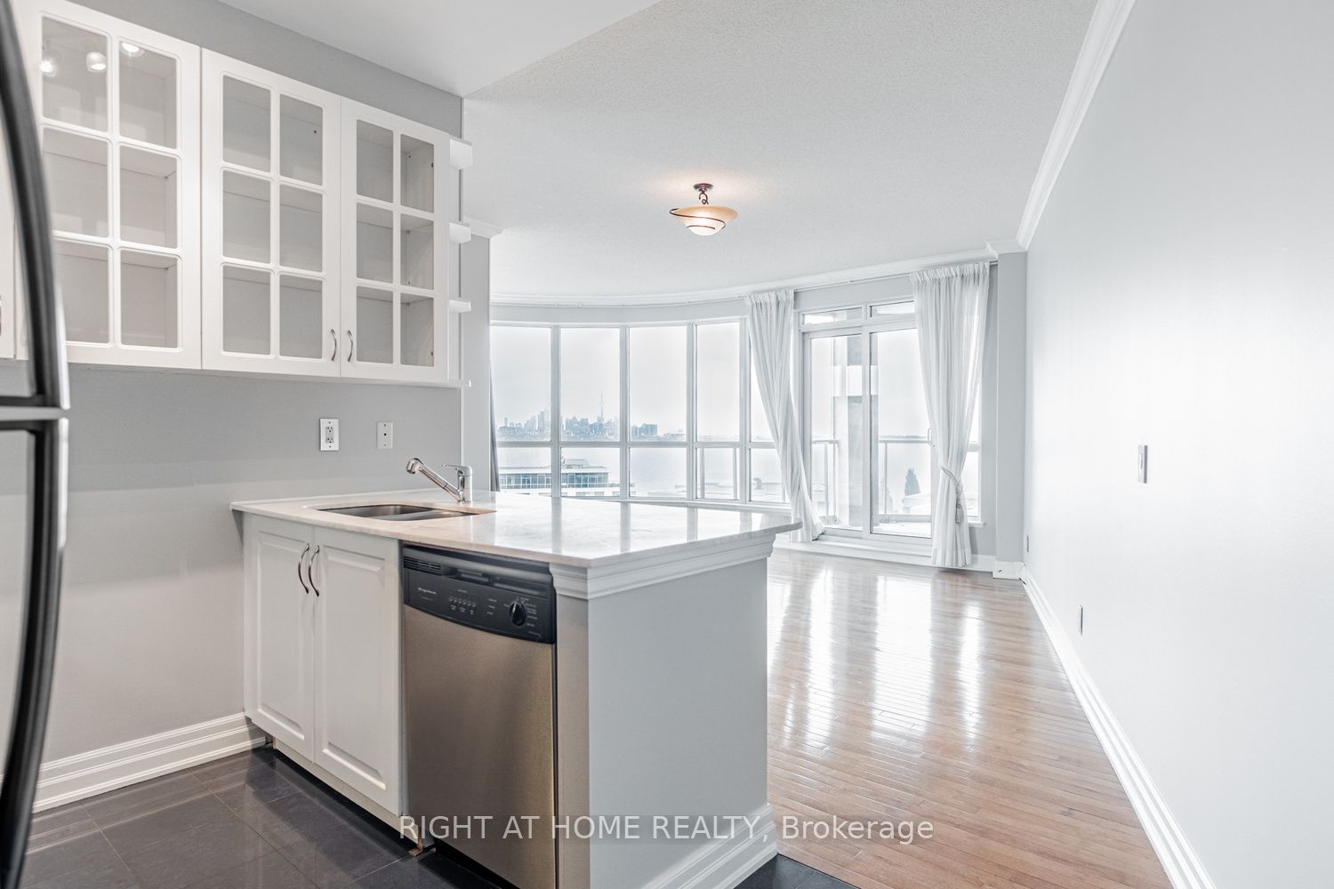 2087 Lake Shore Boulevard W 1503