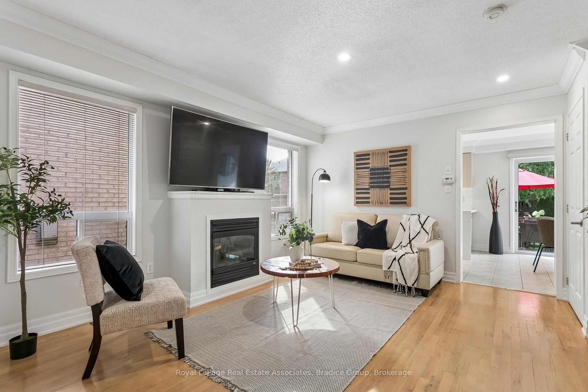 3837 Forest Bluff Crescent