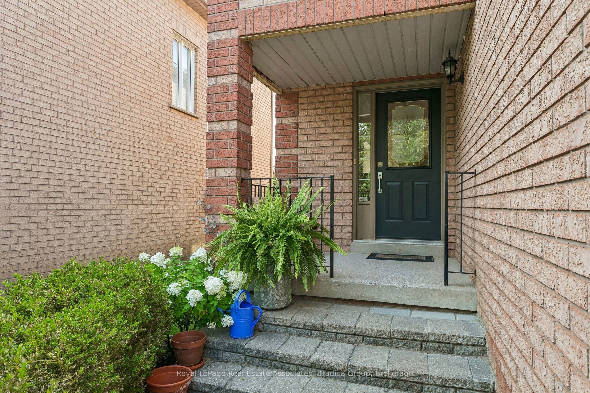 3837 Forest Bluff Crescent