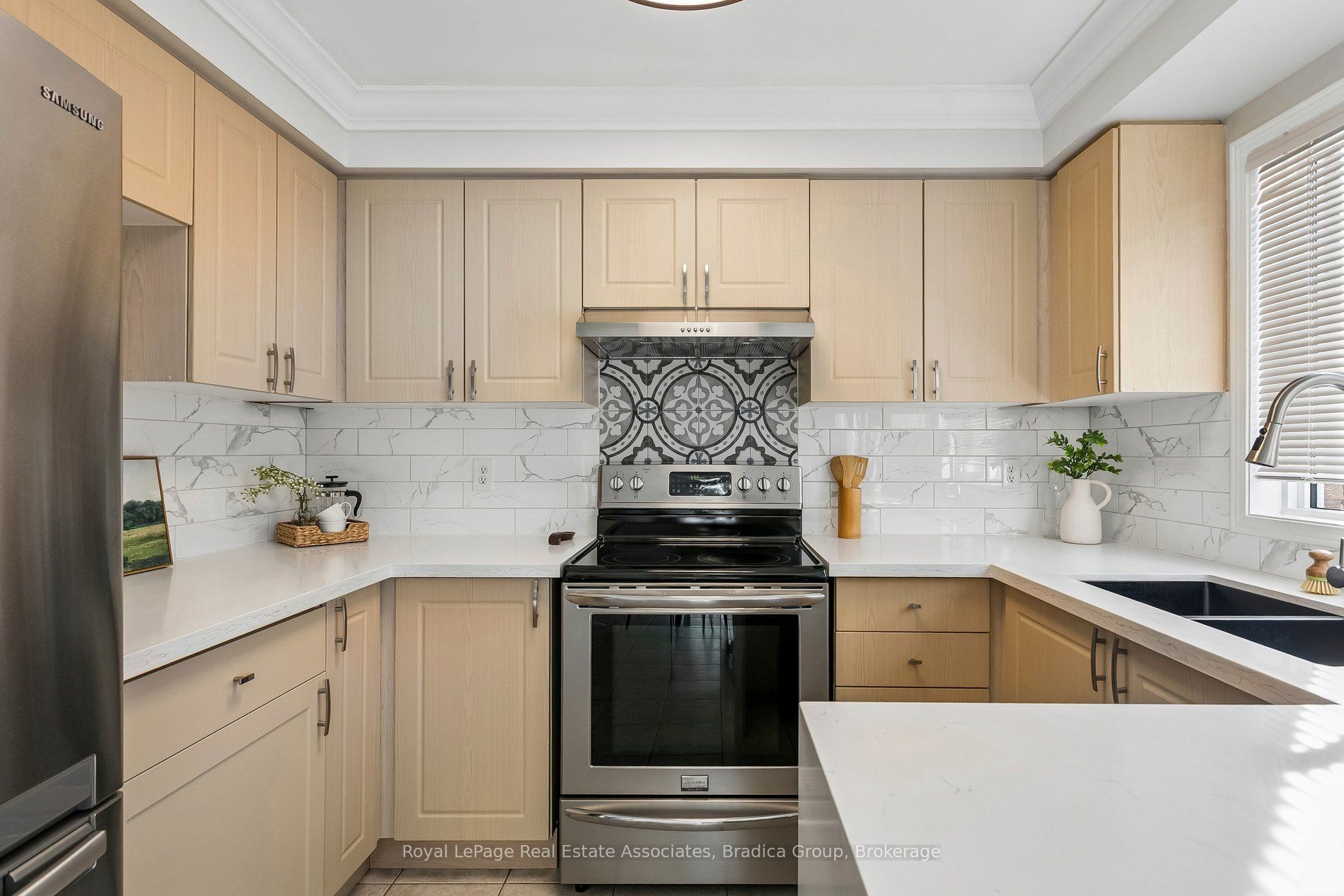 3837 Forest Bluff Crescent