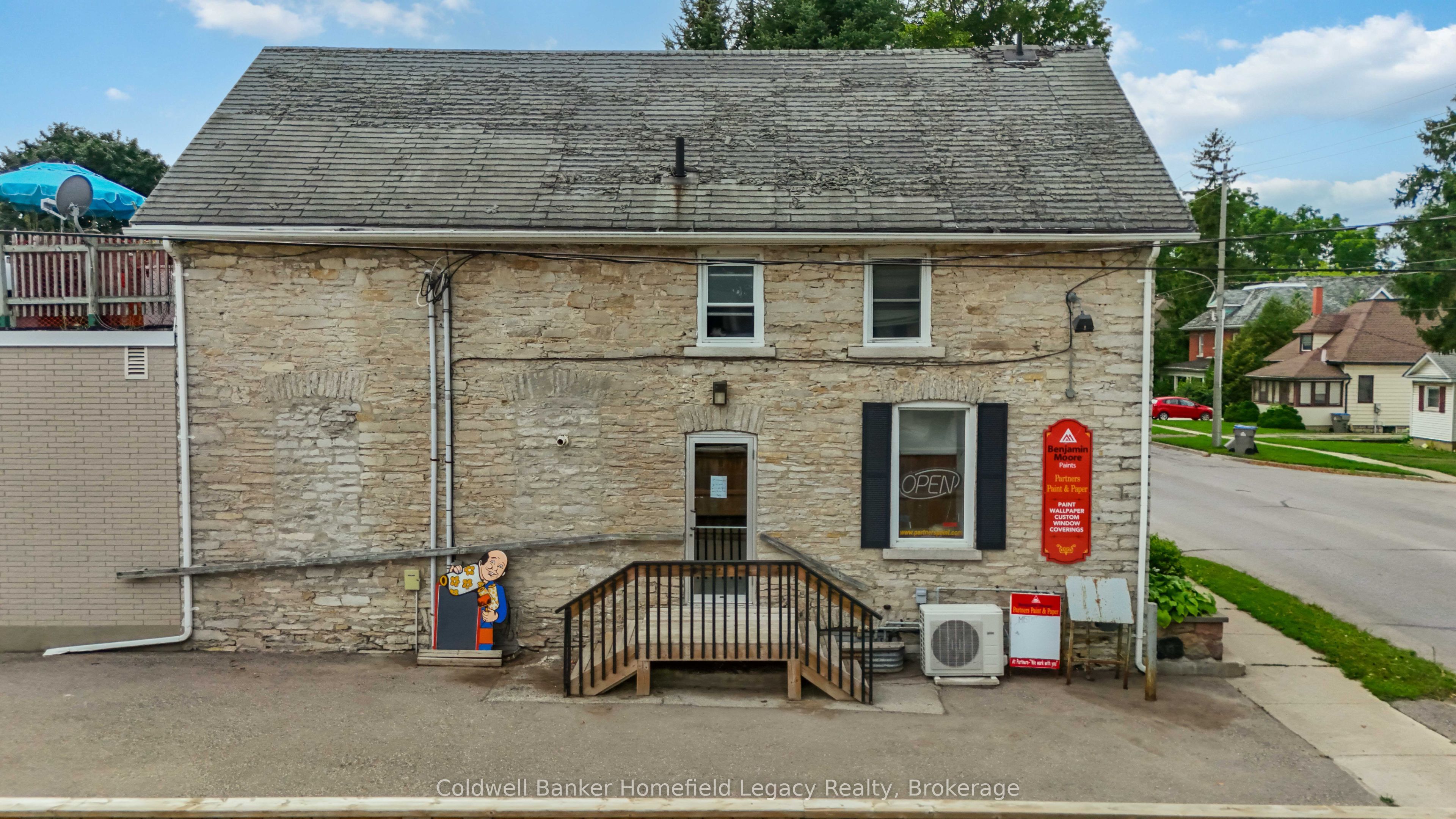 450 Queen Street E