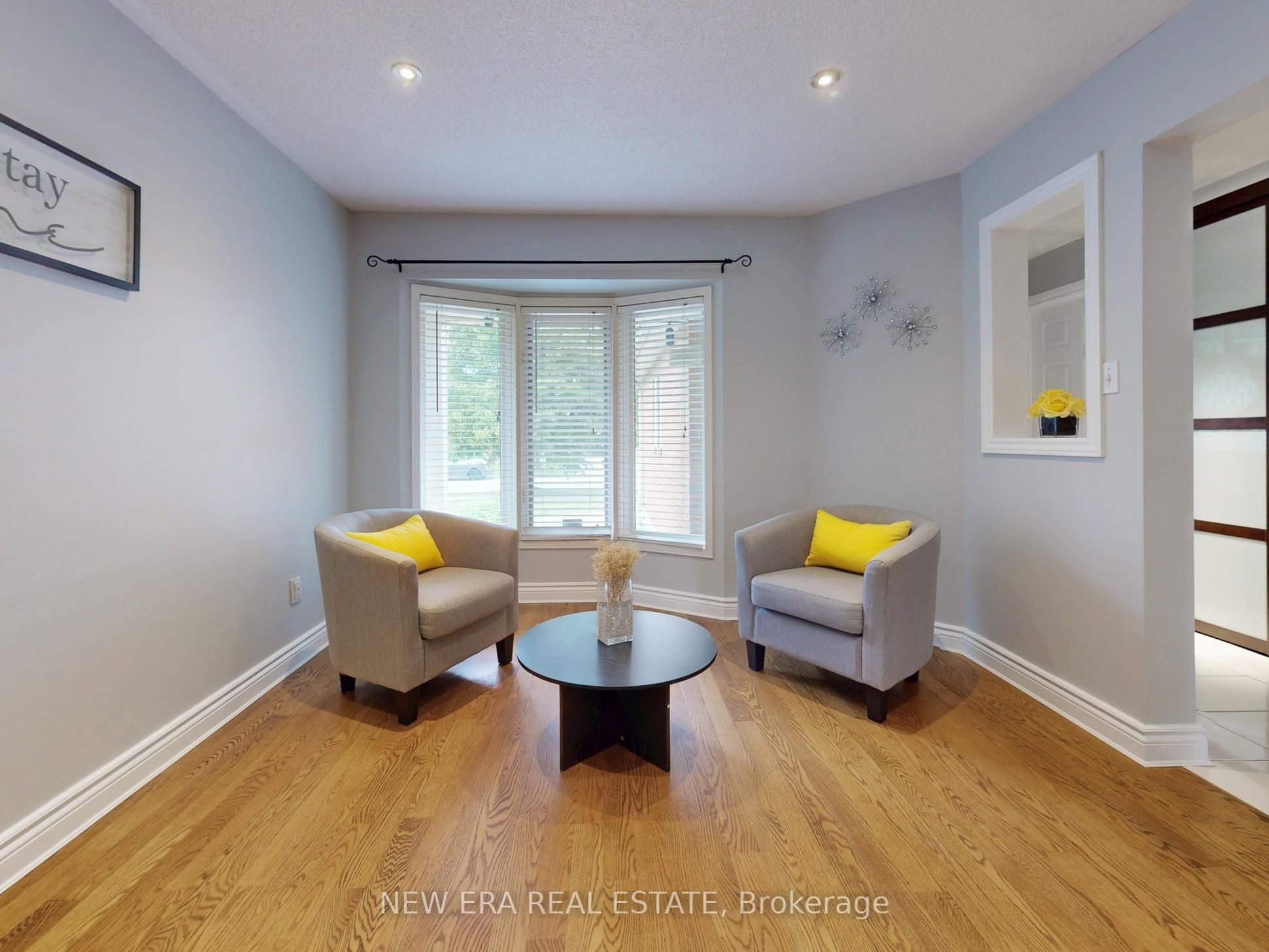 5380 Floral Hill Crescent