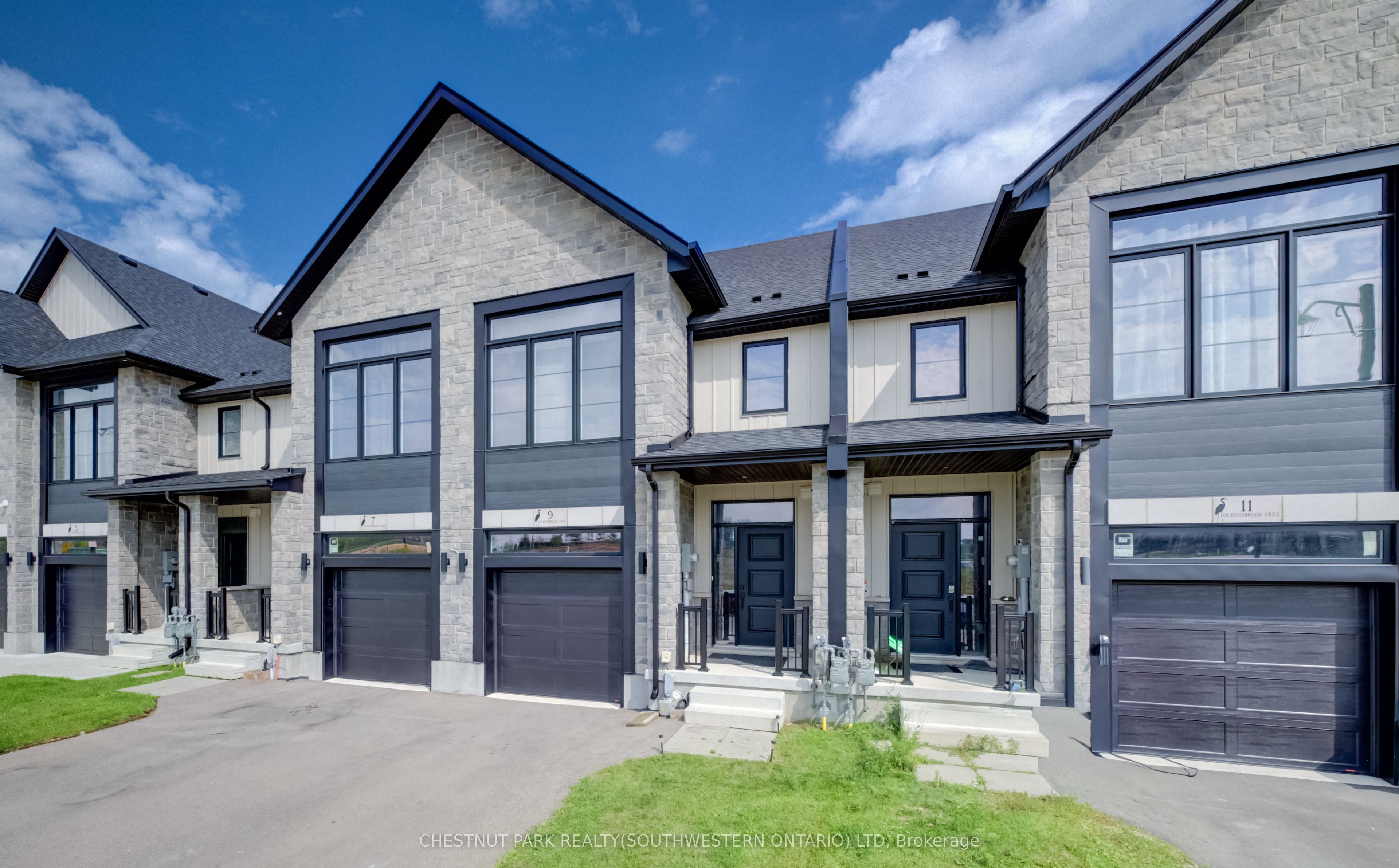 9 Queensbrook Crescent