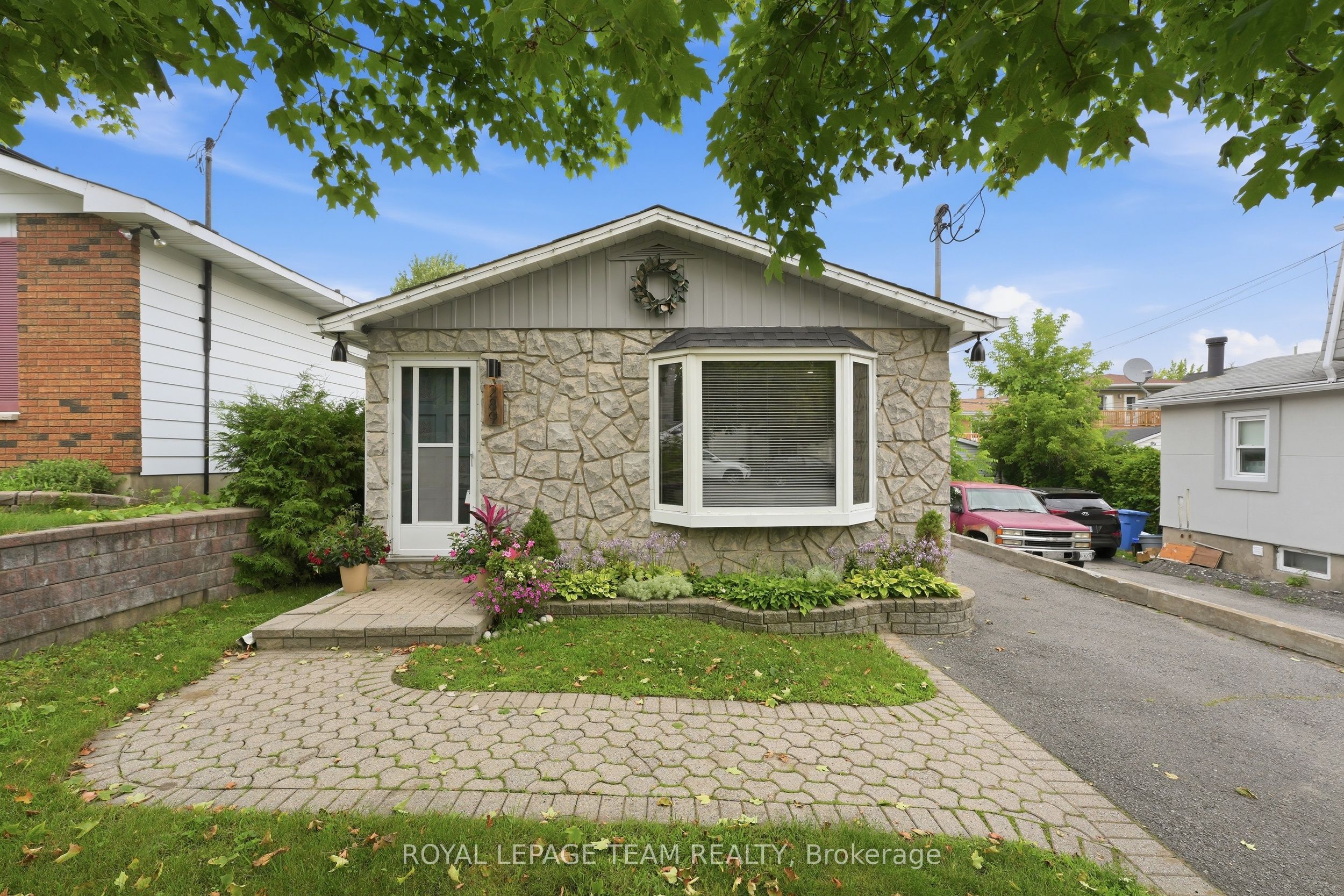 289 Montfort Street