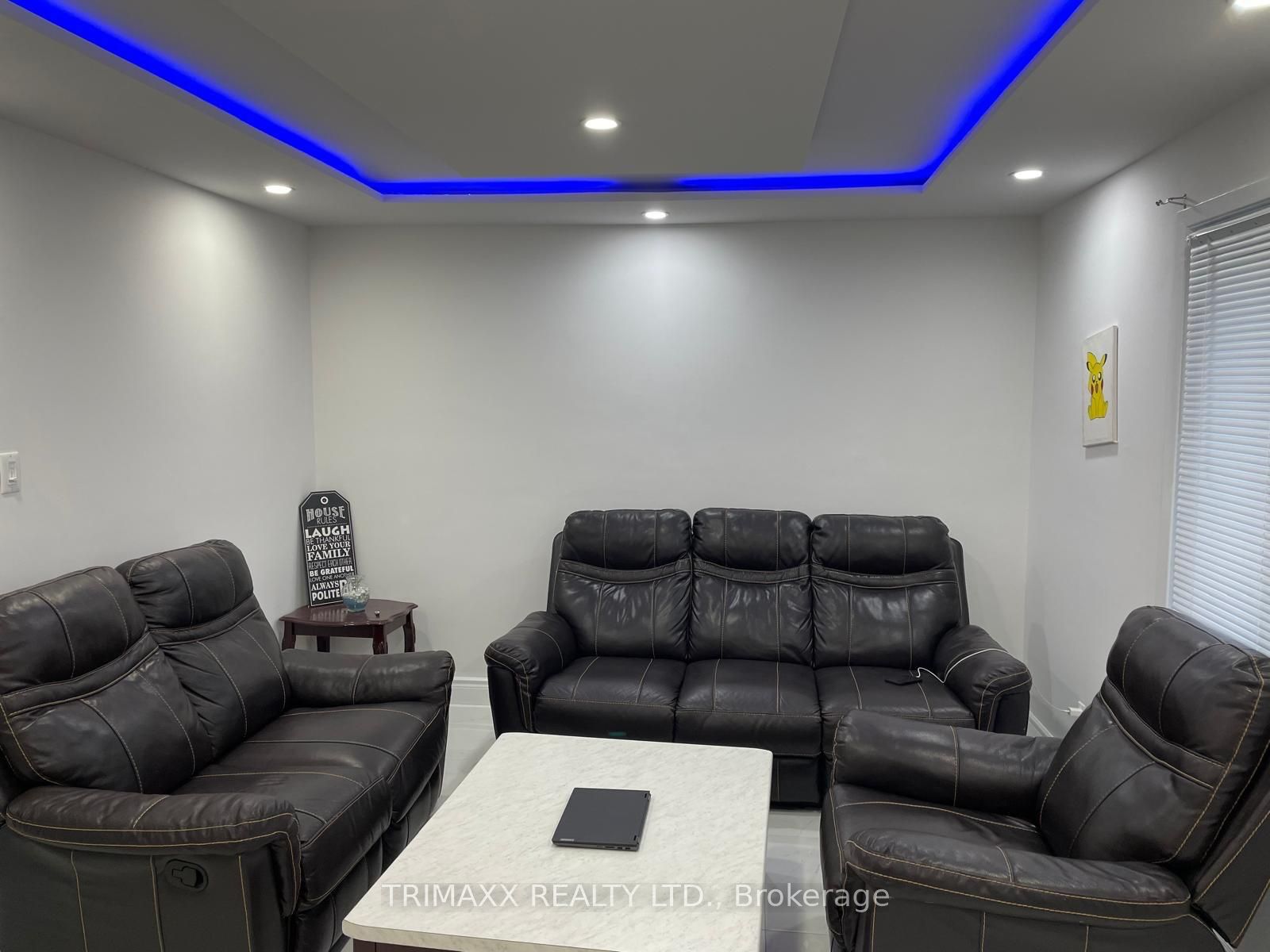 1086 CANFIELD Crescent