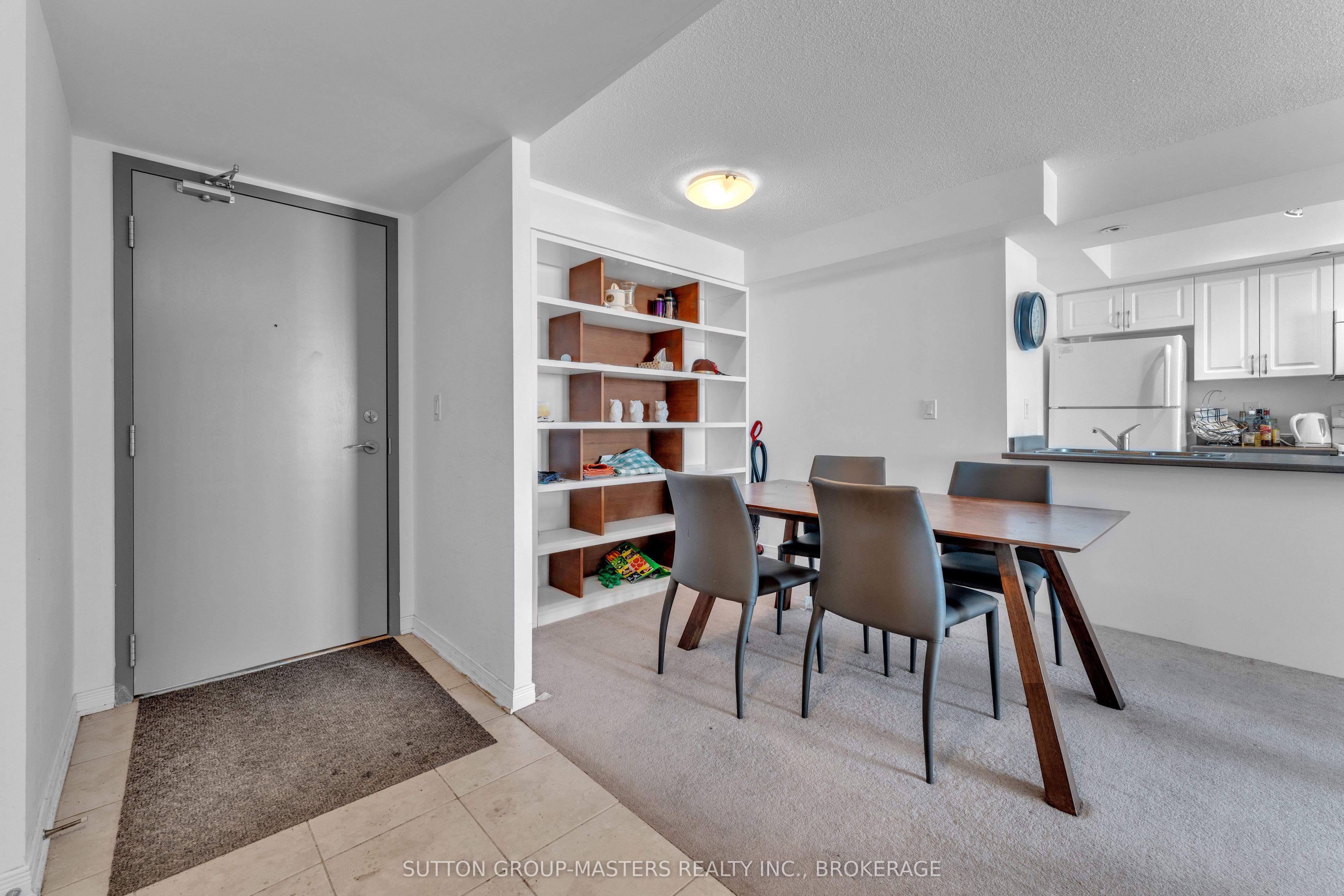 121 Queen Street 506