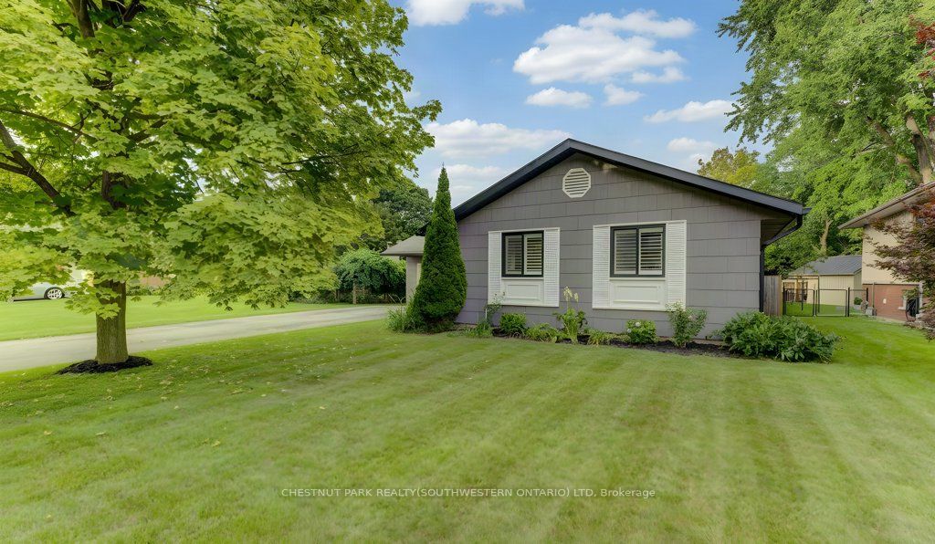 3 BLUE HERON Court
