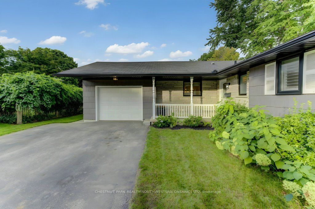 3 BLUE HERON Court