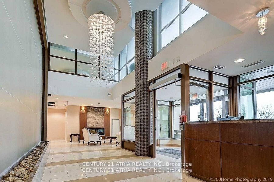 75 Norman Bethune Avenue 812