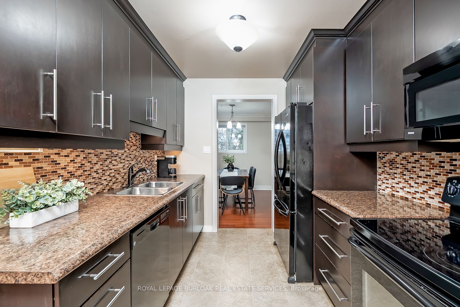 1278 Consort Crescent