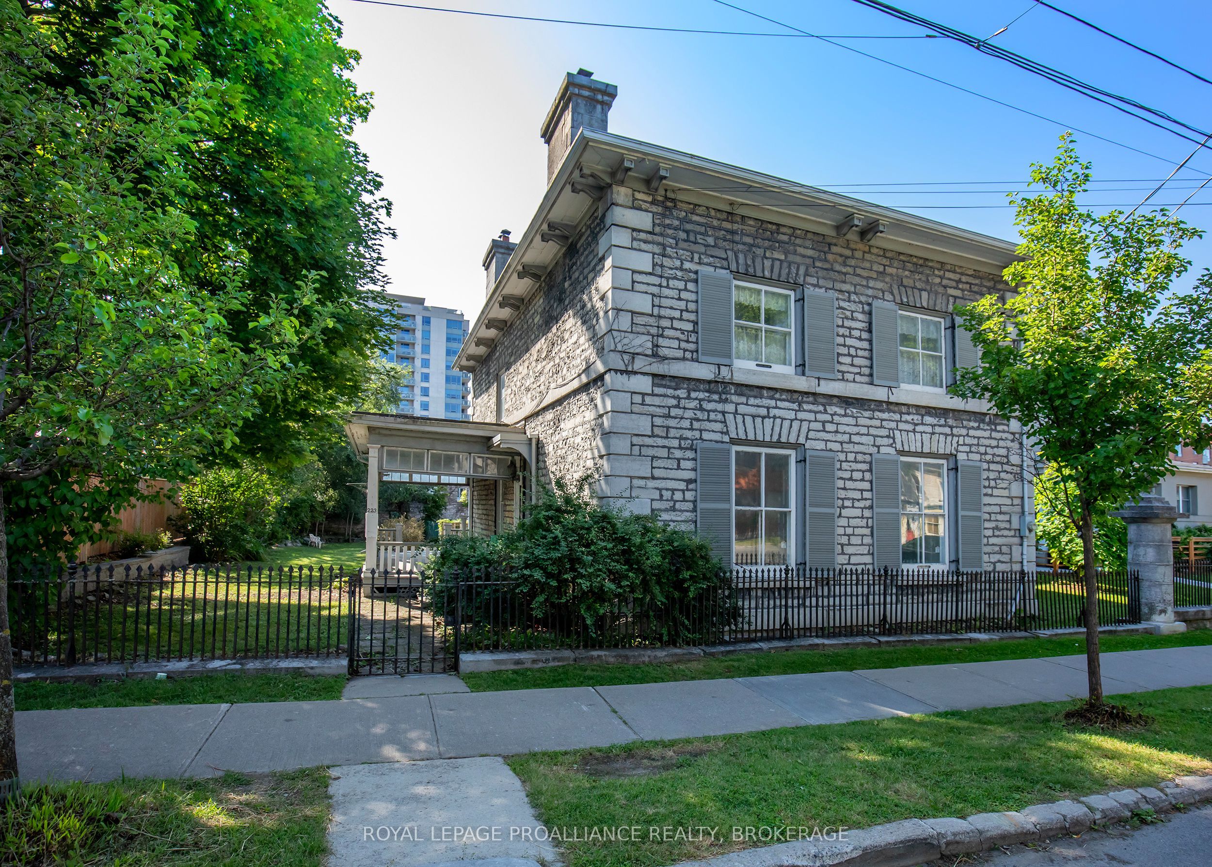 223 King Street E