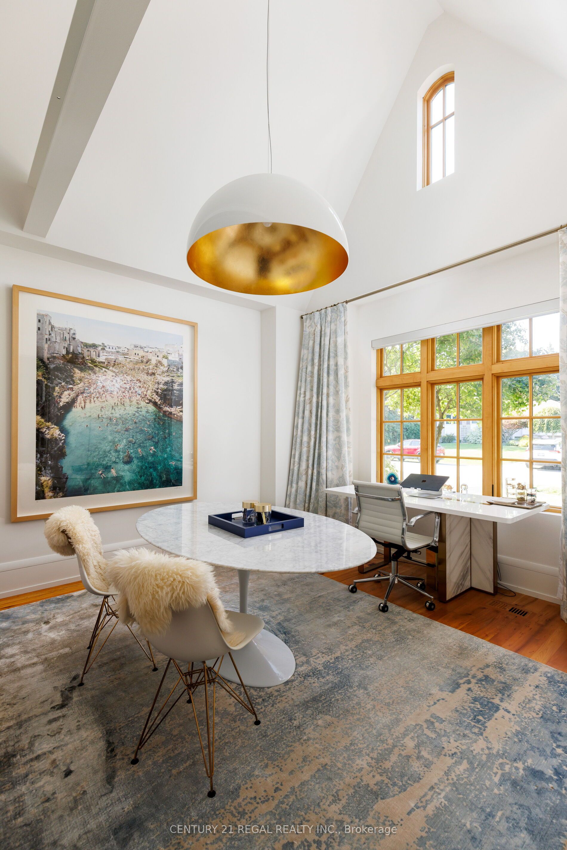 2442 Meadowood Crescent