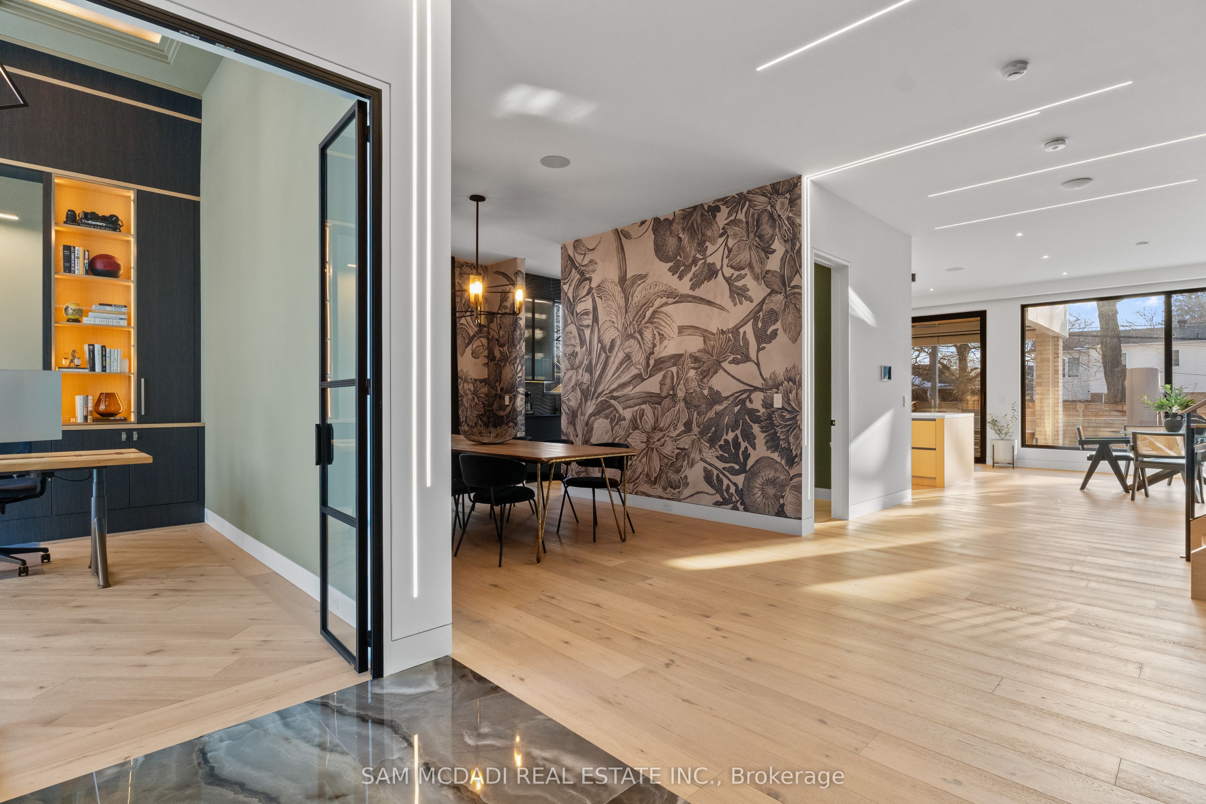 2186 Harcourt Crescent