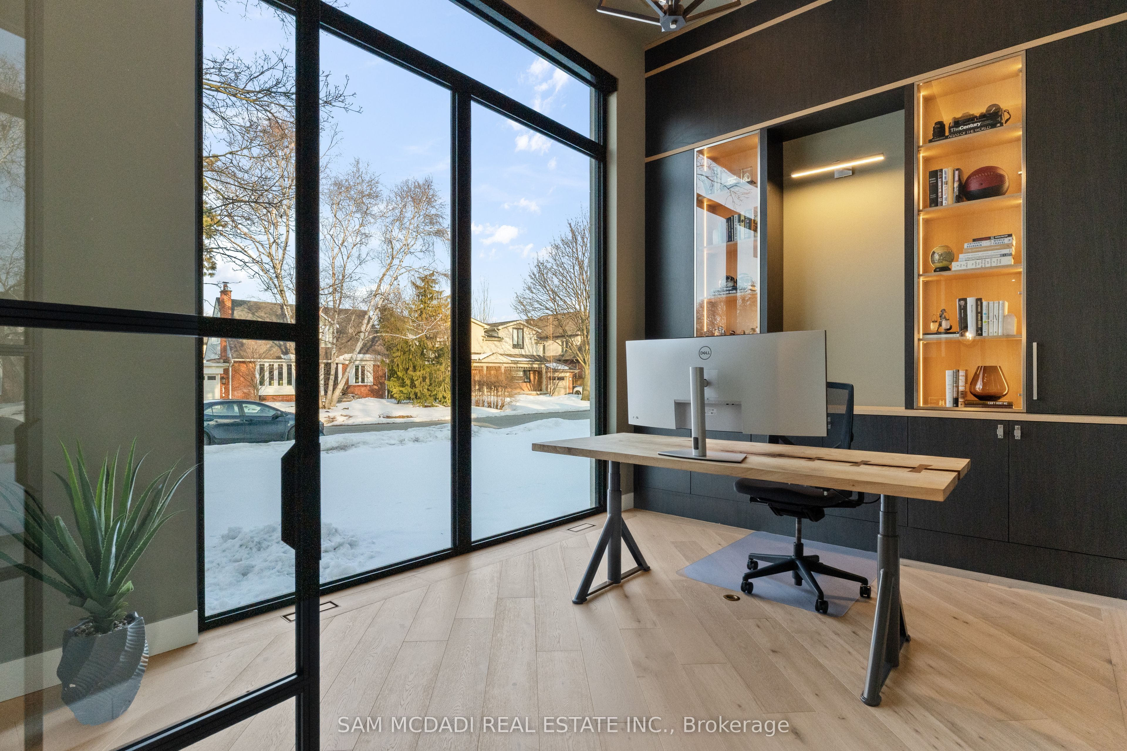 2186 Harcourt Crescent