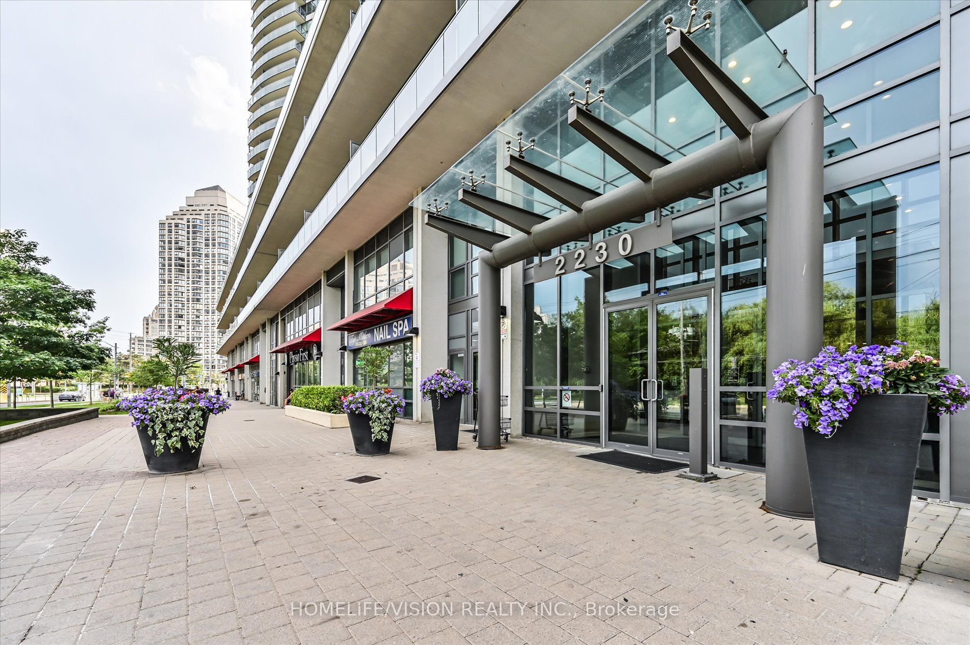 2230 Lake Shore Boulevard W 407