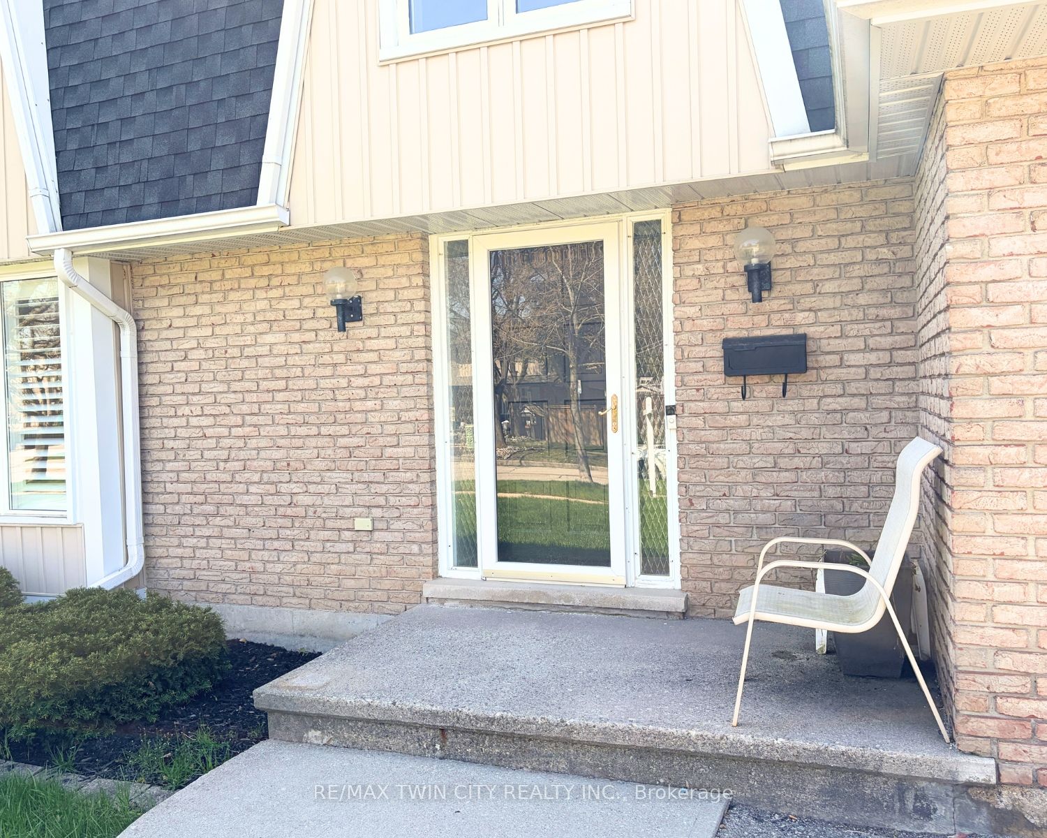 111 Manor Drive
