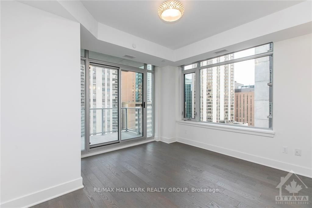 255 Bay Street 905