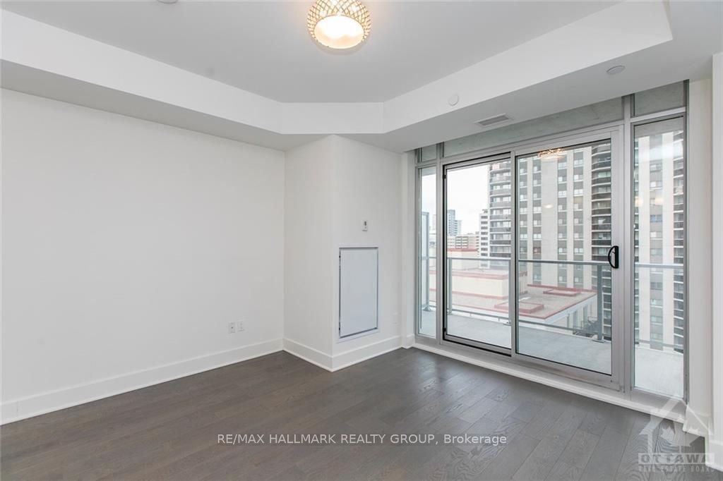 255 Bay Street 905