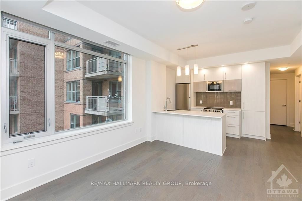 255 Bay Street 905