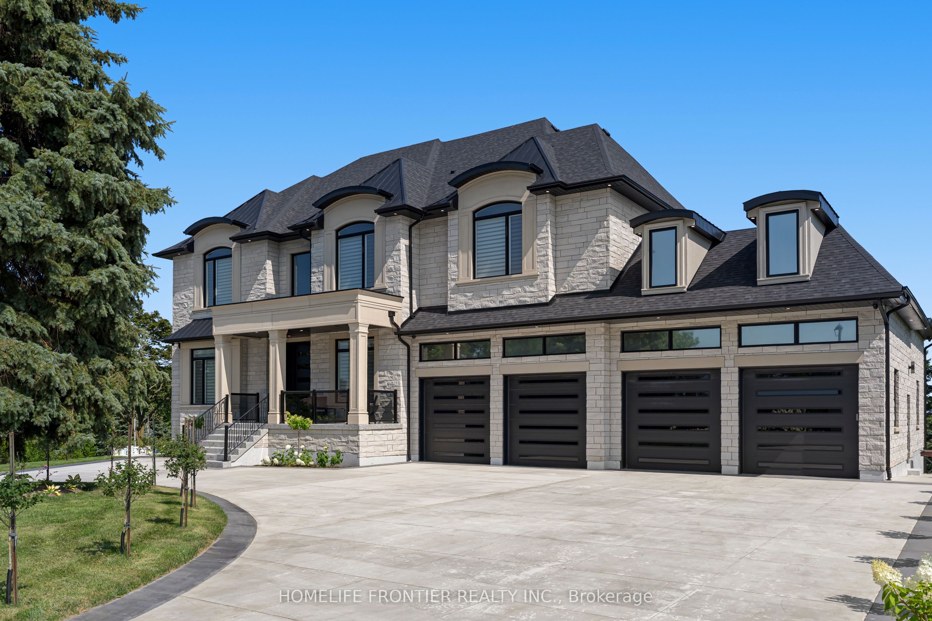 731 Woodland Acres Crescent