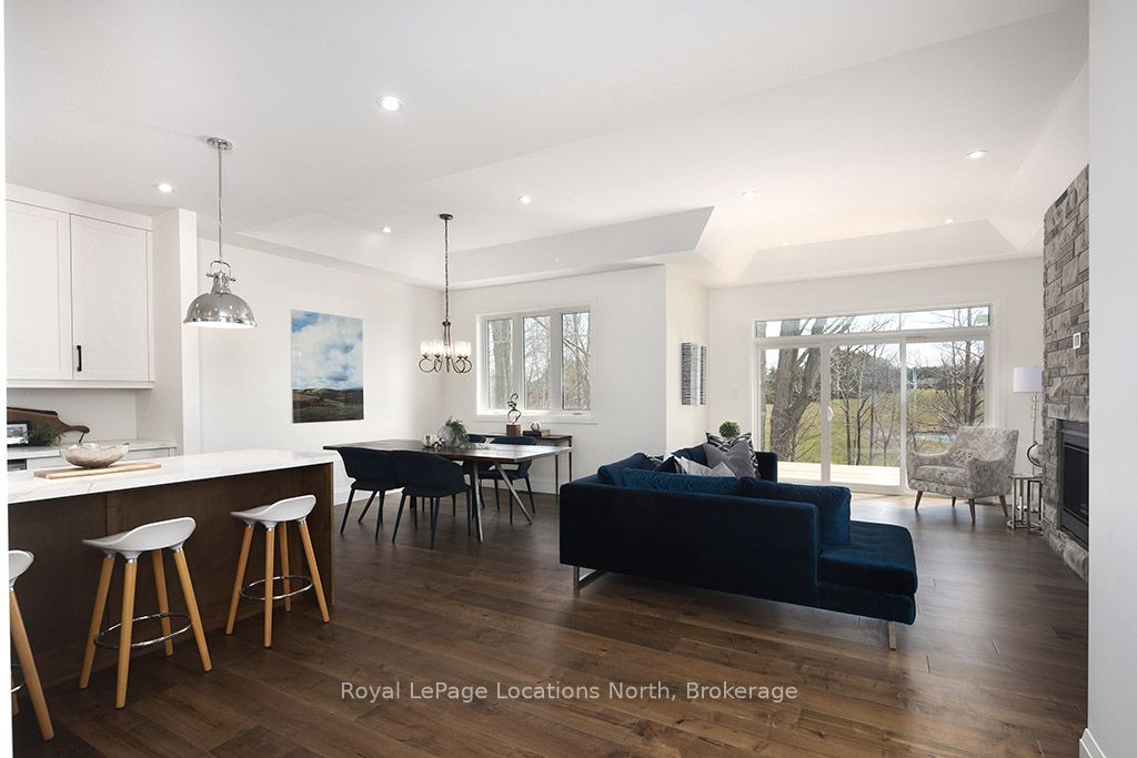 8 HILTON Lane 30
