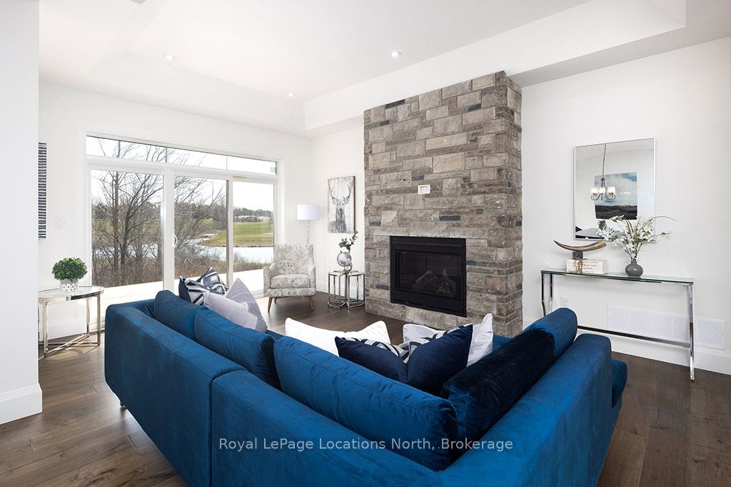 8 HILTON Lane 30