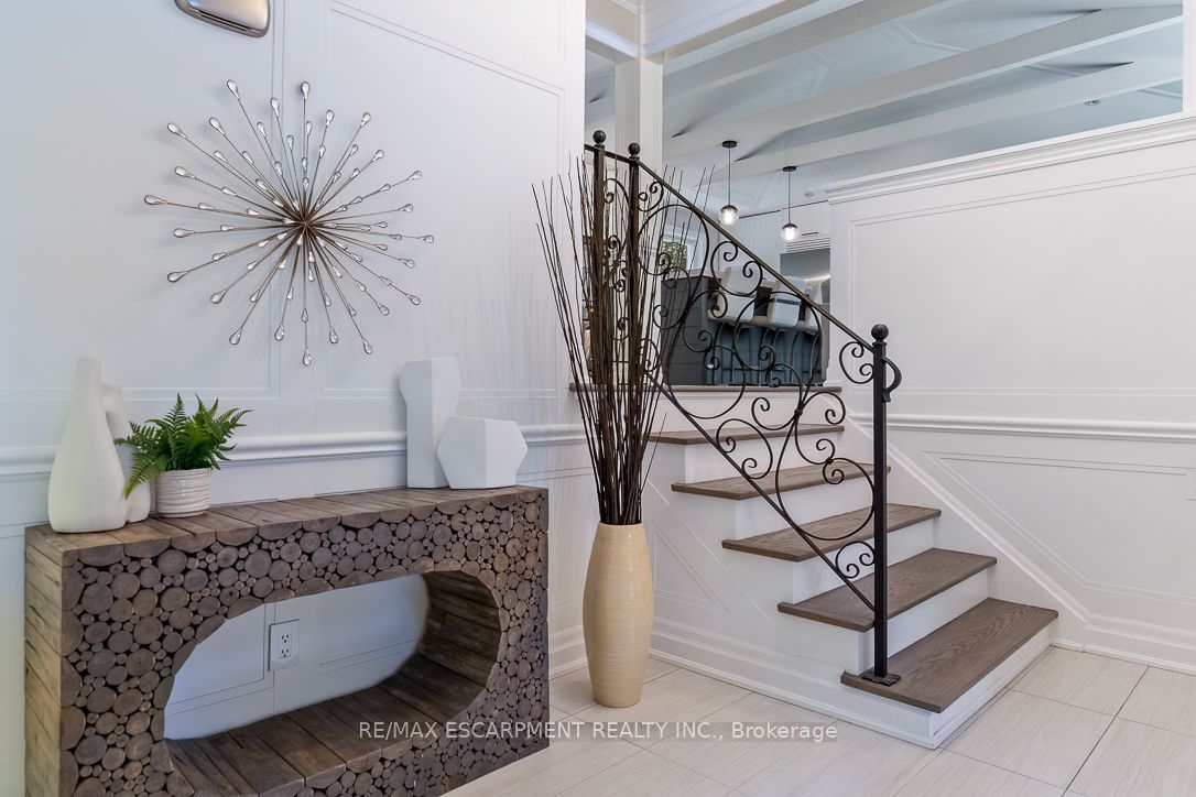 1176 Greenoaks Drive